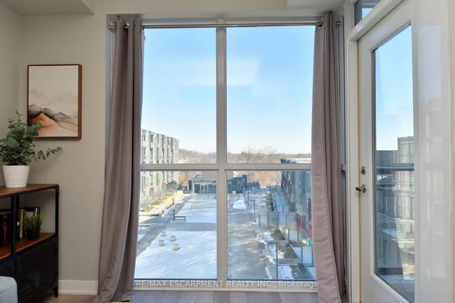Additional property image - 5220 Dundas St Unit D509