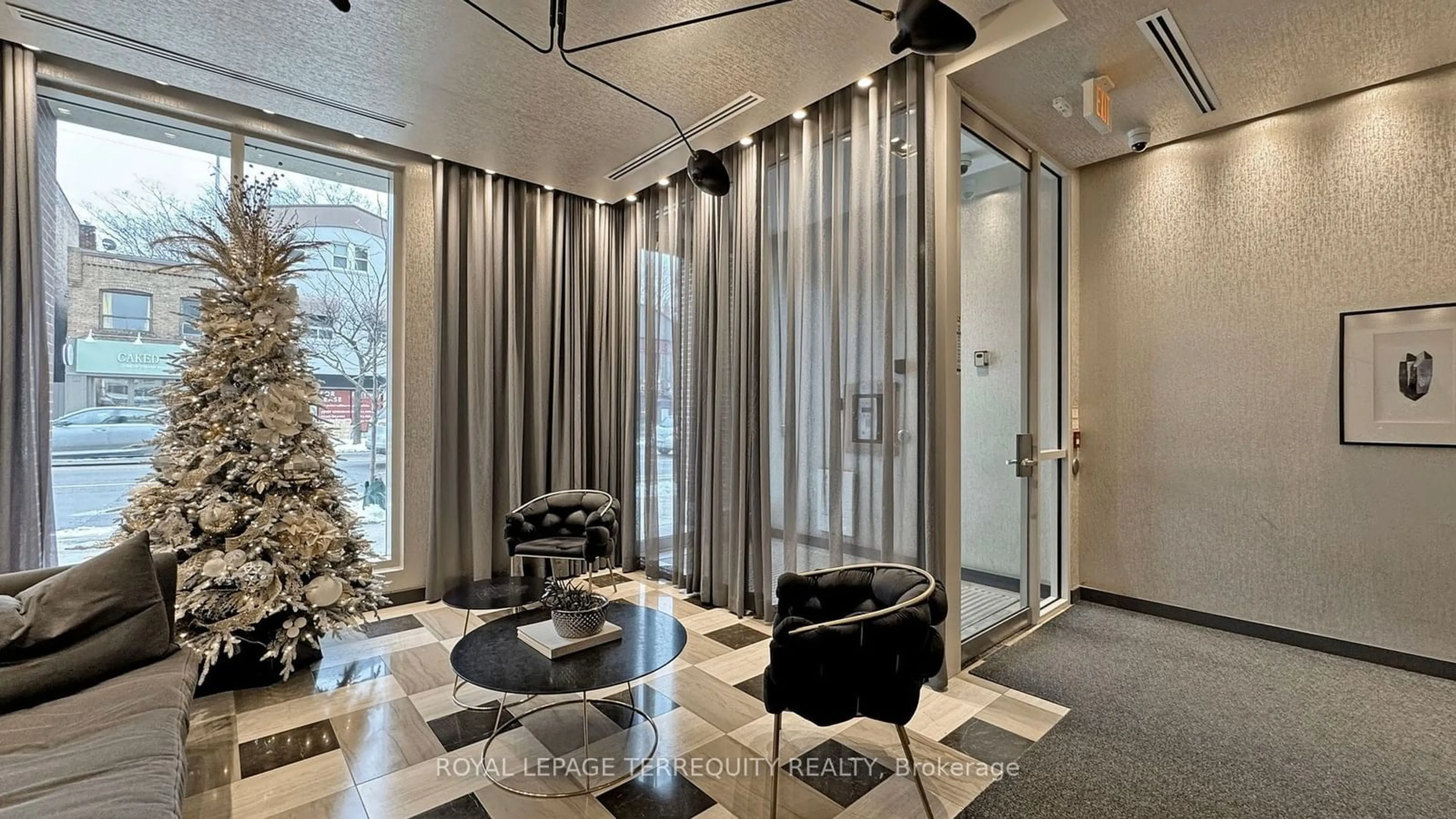 Lobby for 1638 Bloor St #204, Toronto Ontario M6P 0A6