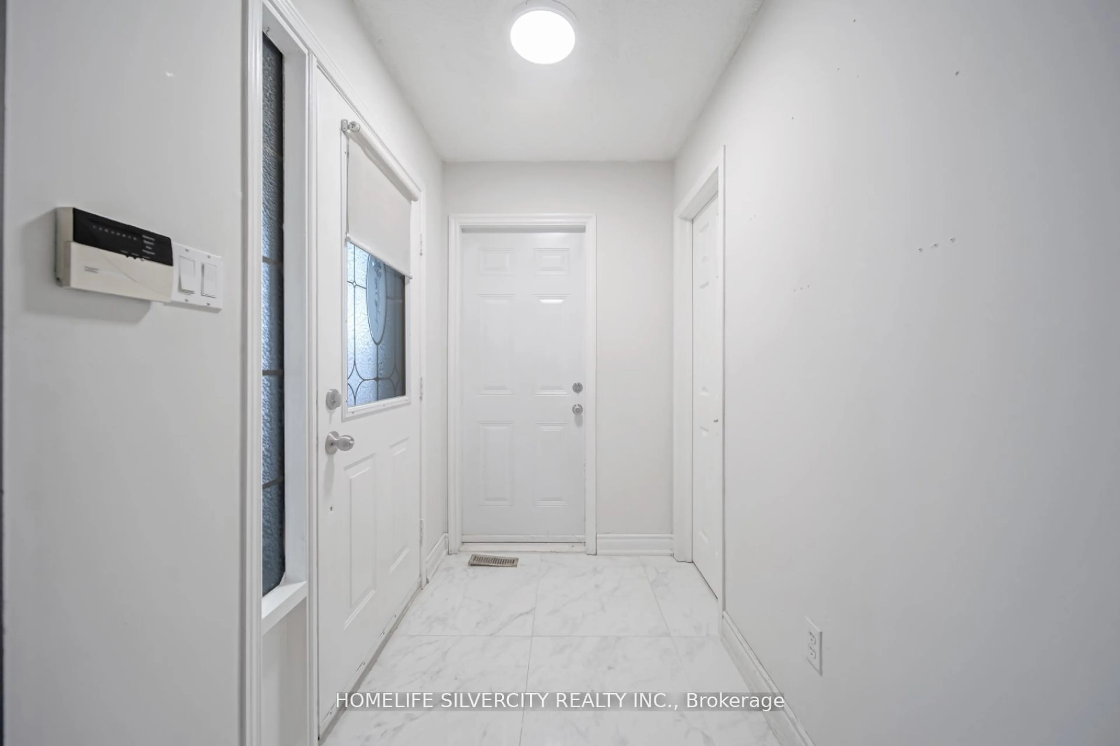 Indoor entryway for 63 Olympia Cres, Brampton Ontario L6X 4W2