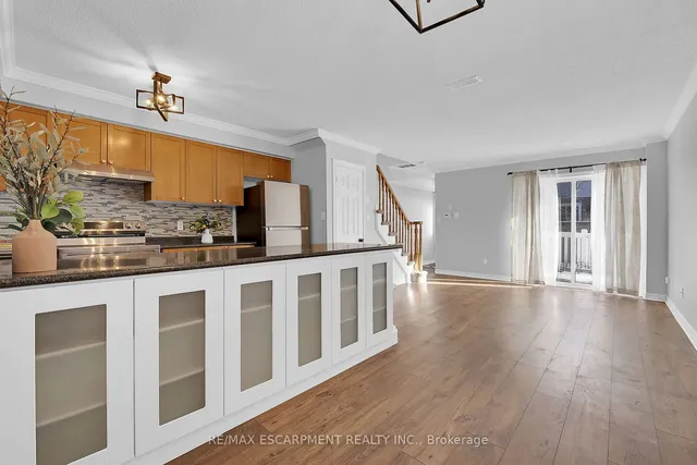 Additional property image - 1701 Lampman Ave Unit 404