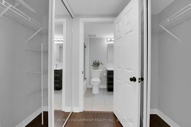 Additional property image - 1701 Lampman Ave Unit 404