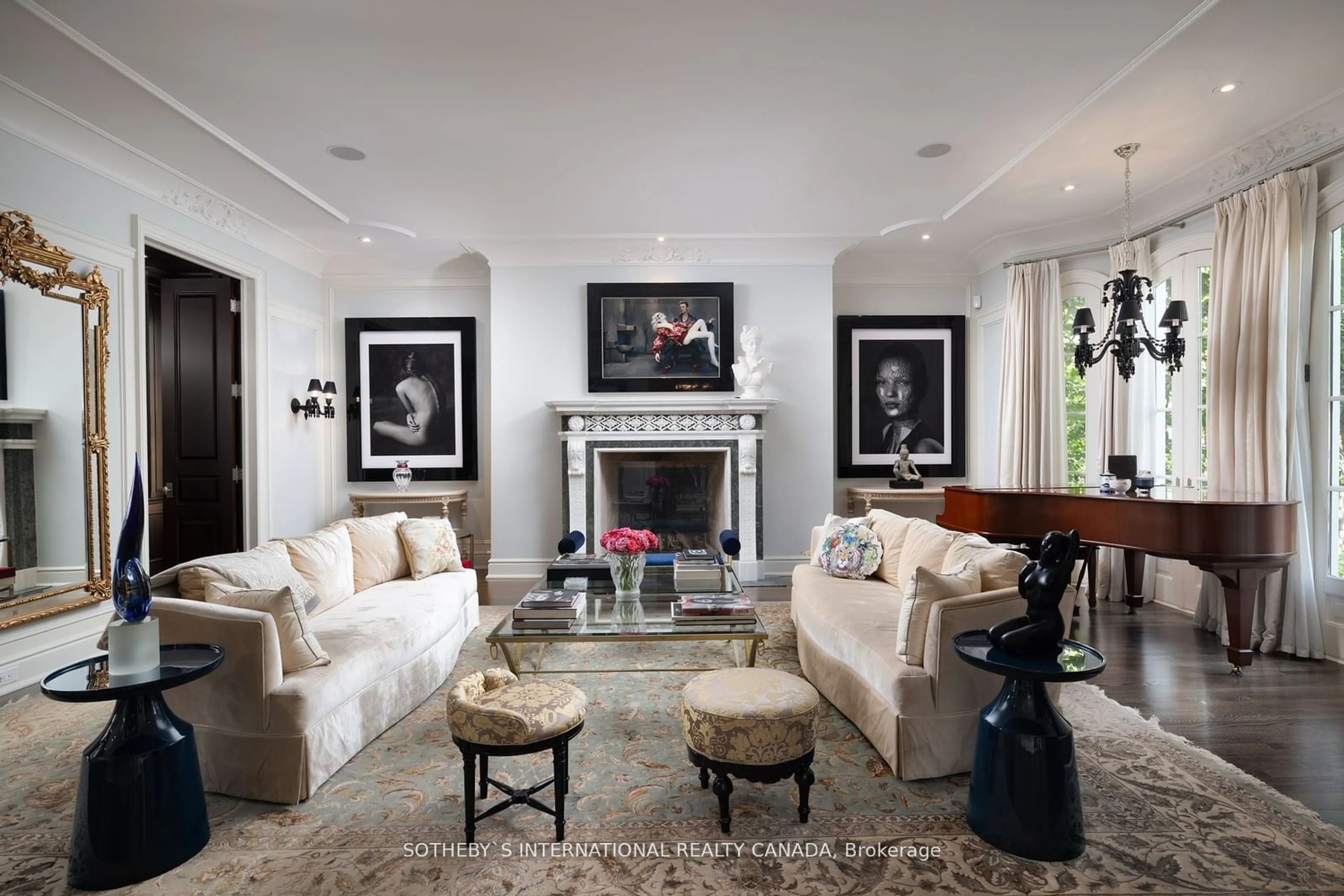 Living room with furniture, unknown for 29 Edgehill Rd, Toronto Ontario M9A 4N1