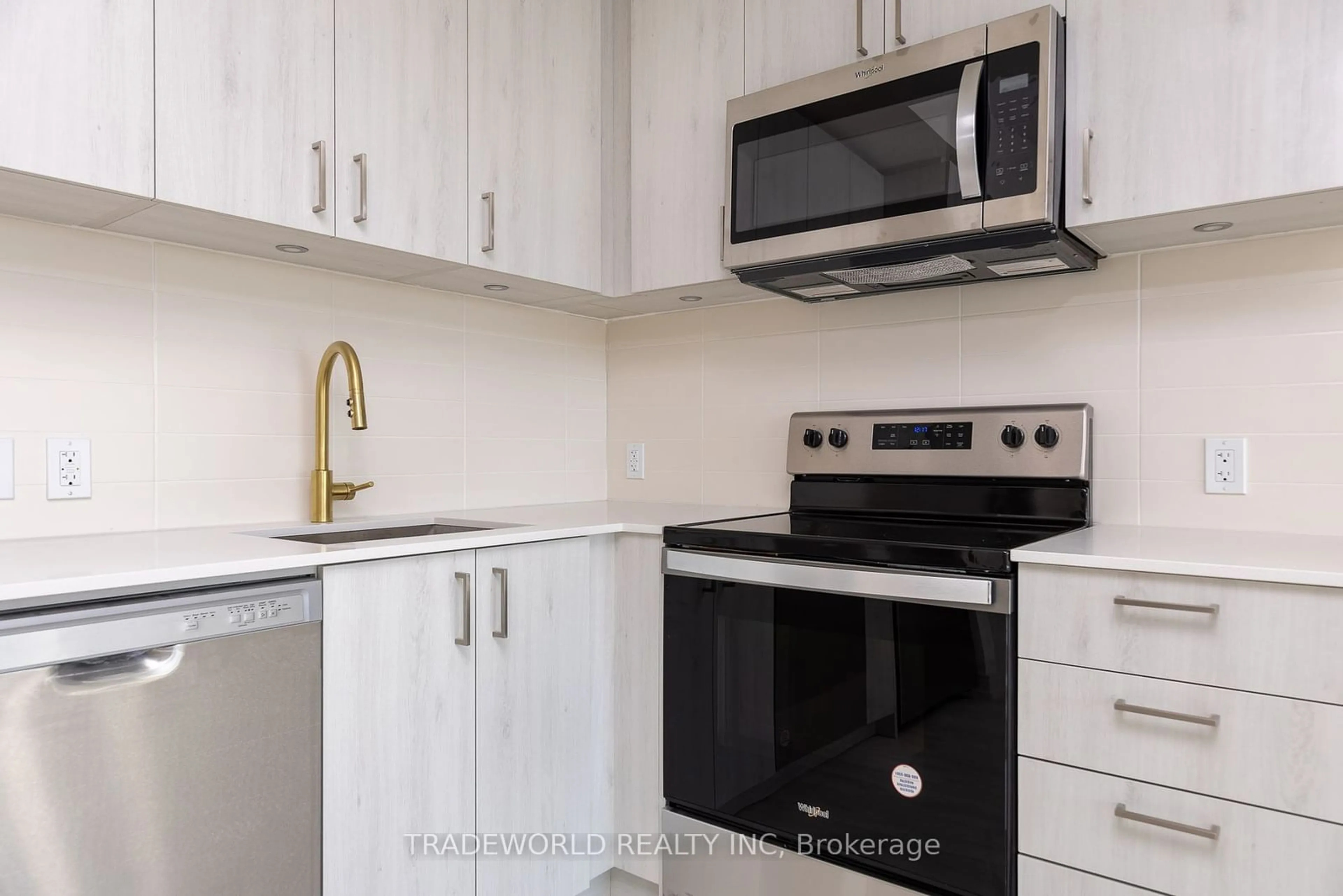 Standard kitchen, unknown for 8010 Derry Rd #403, Milton Ontario L9T 9N3