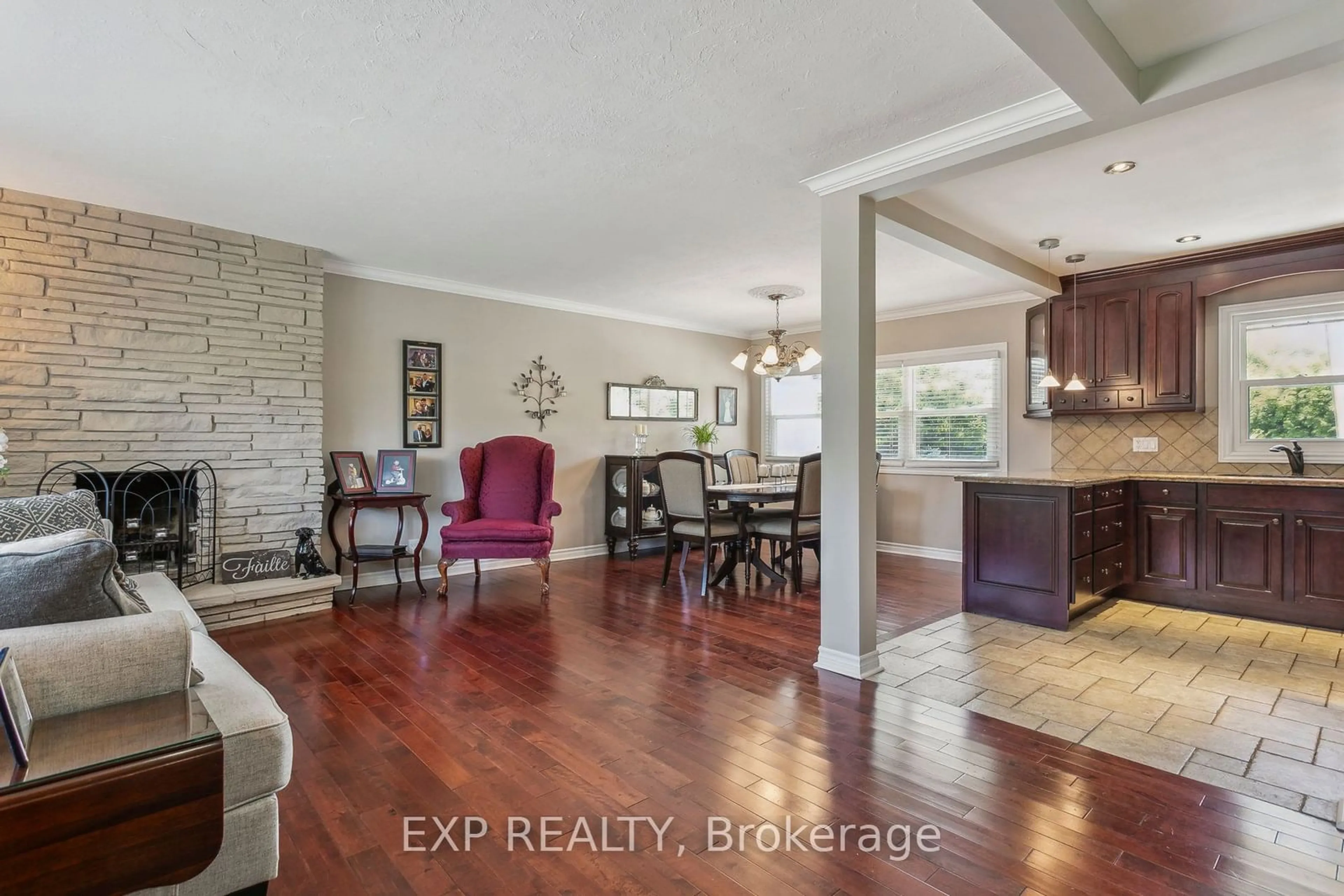 Open concept kitchen, unknown for 148 Boxley Rd, Burlington Ontario L7L 4S1