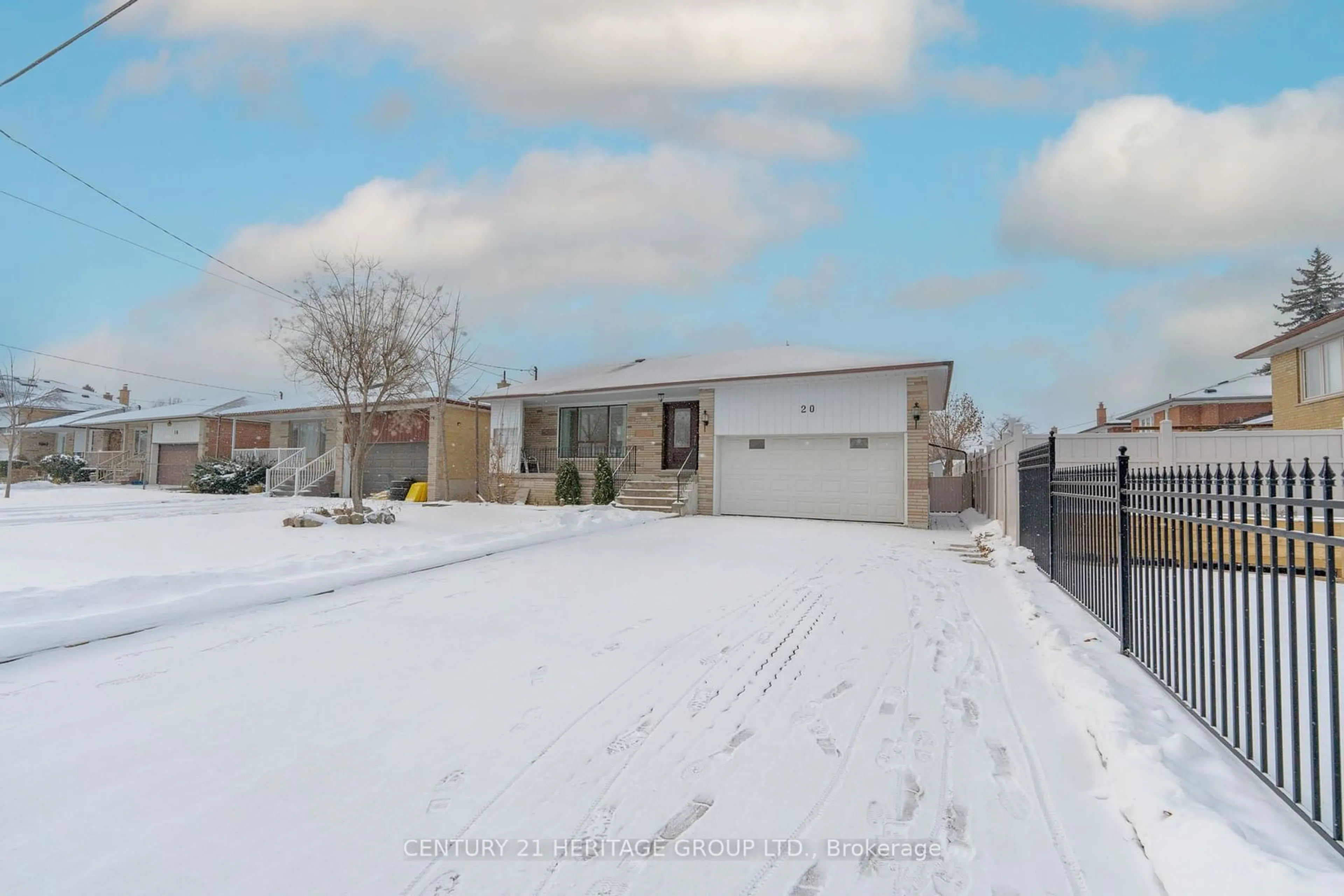 A pic from outside/outdoor area/front of a property/back of a property/a pic from drone, street for 20 Steven Ave, Toronto Ontario M6B 3L8