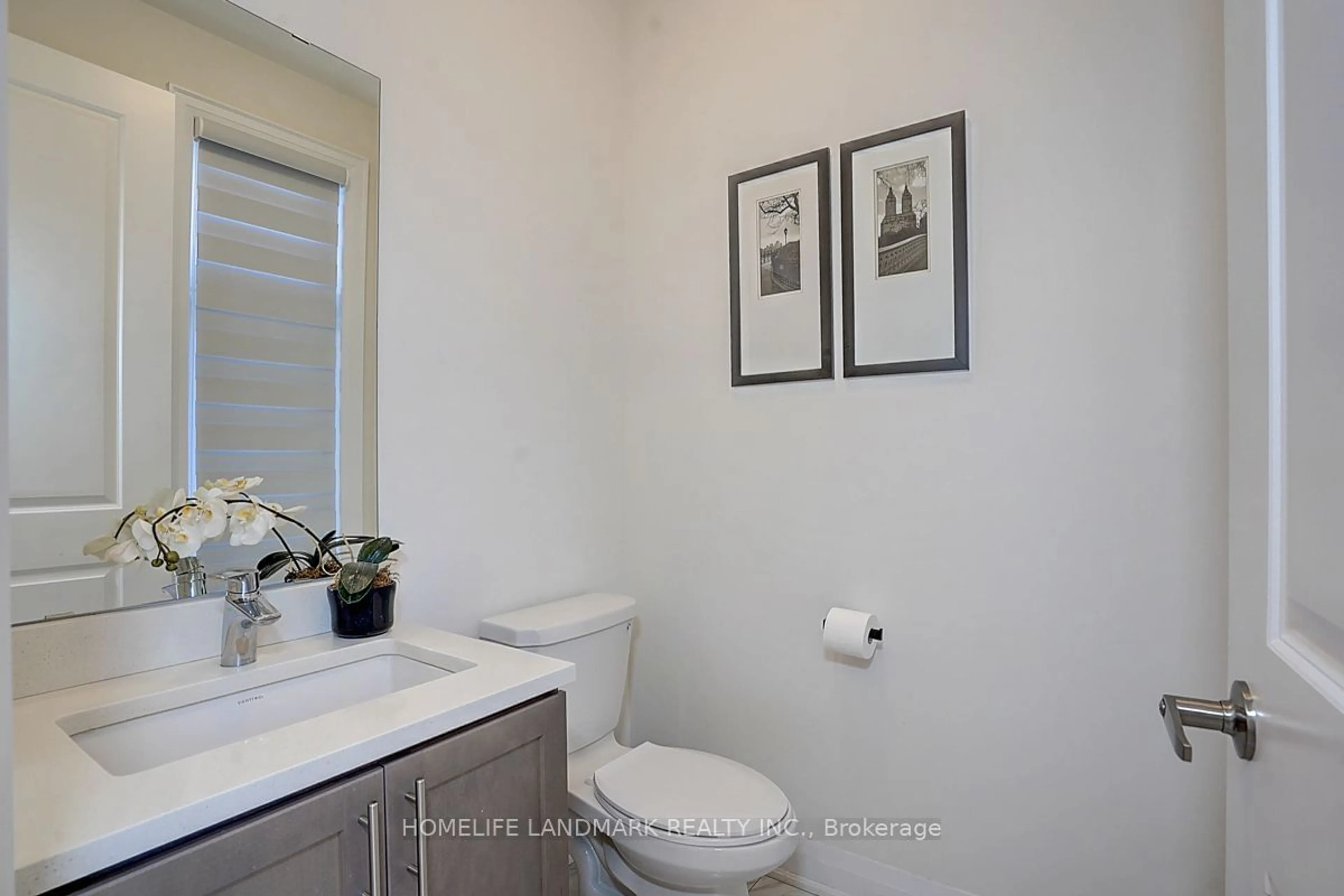 Standard bathroom, ceramic/tile floor for 2441 Irene Cres, Oakville Ontario L6M 5M2