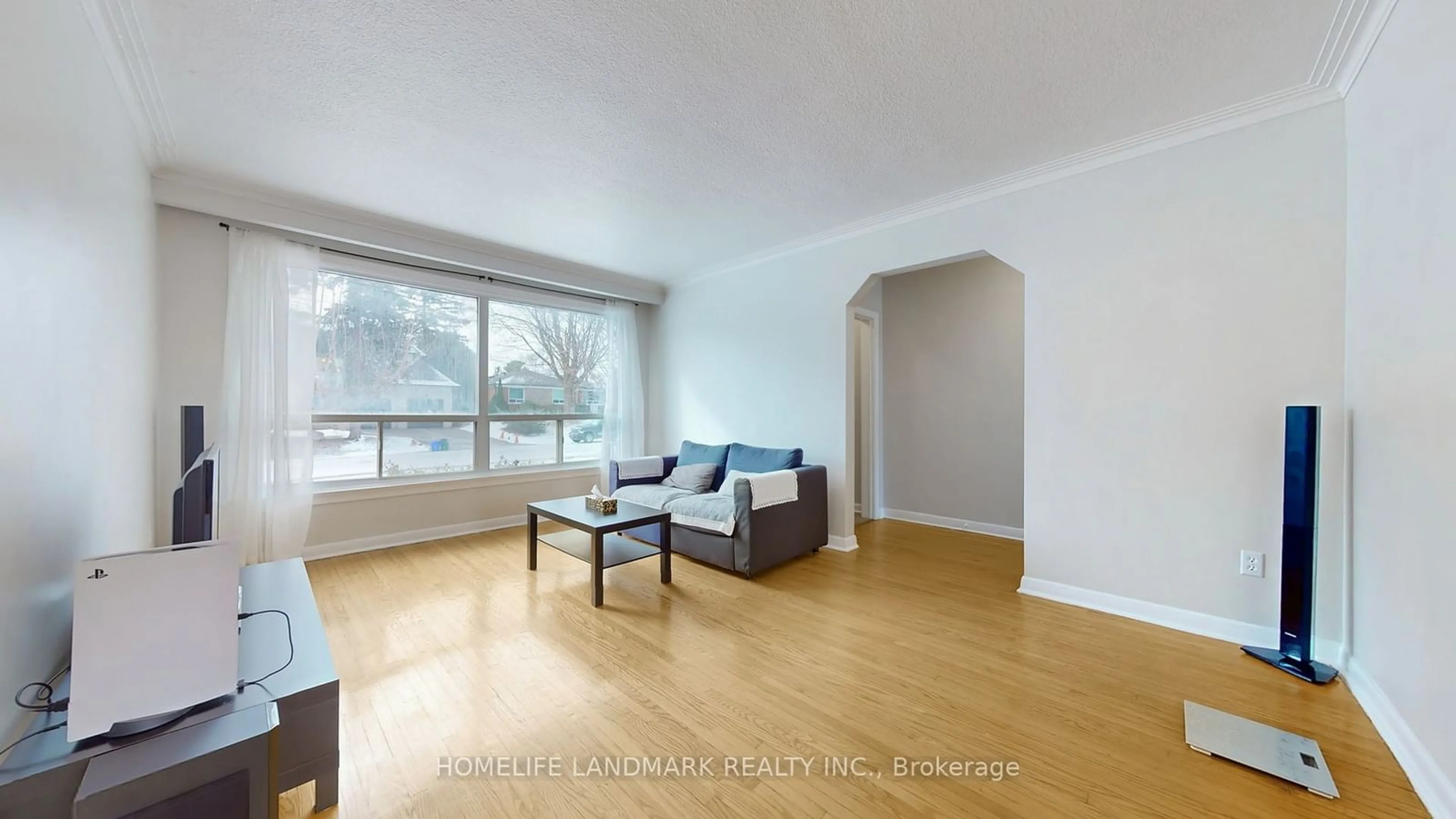 Living room with furniture, wood/laminate floor for 219 Southview Rd, Oakville Ontario L6K 2P2