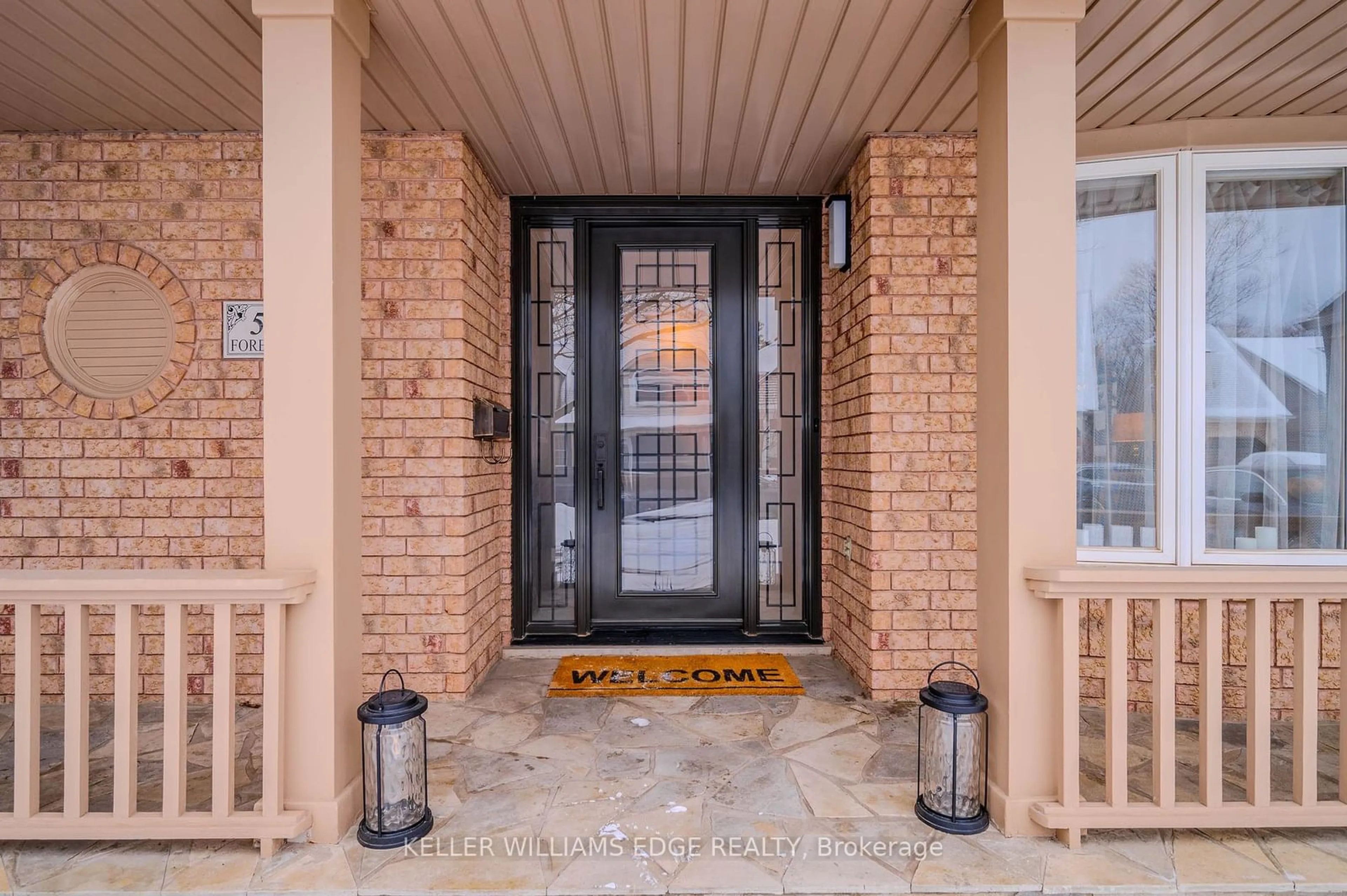 Indoor entryway for 5087 Forest Grove Cres, Burlington Ontario L7L 6G6