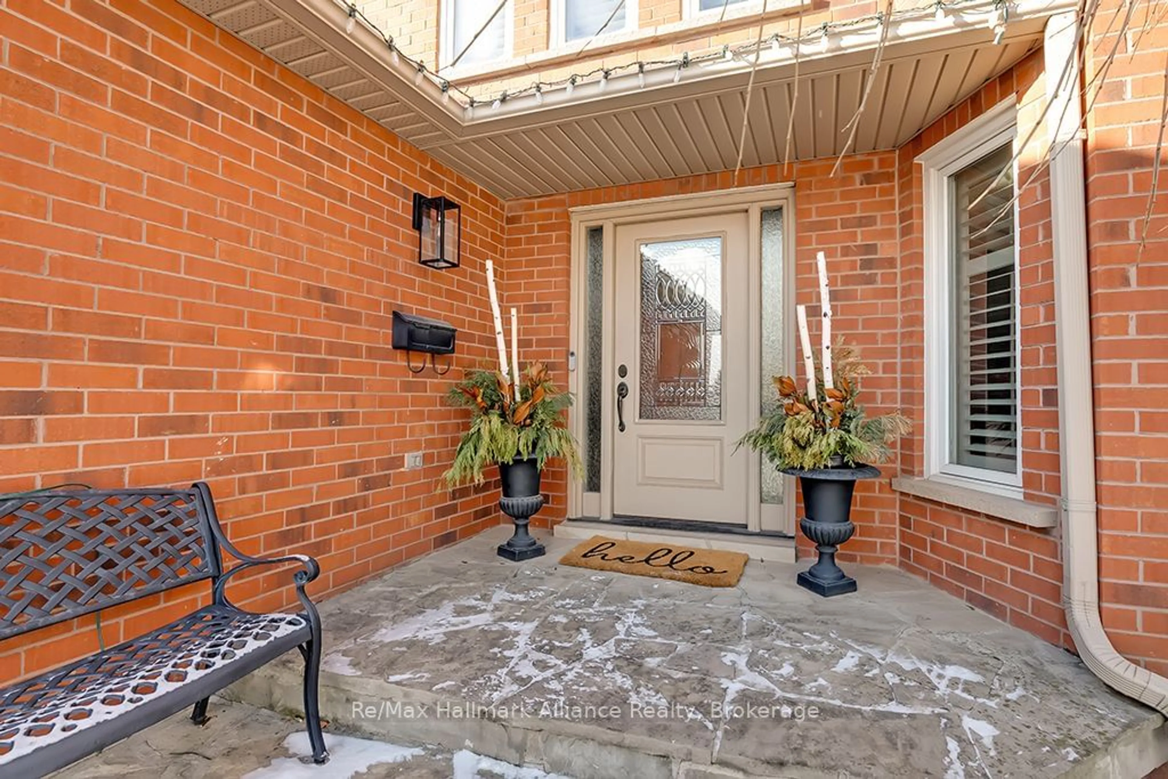 Indoor entryway for 1173 Glenashton Dr, Oakville Ontario L6H 5L7