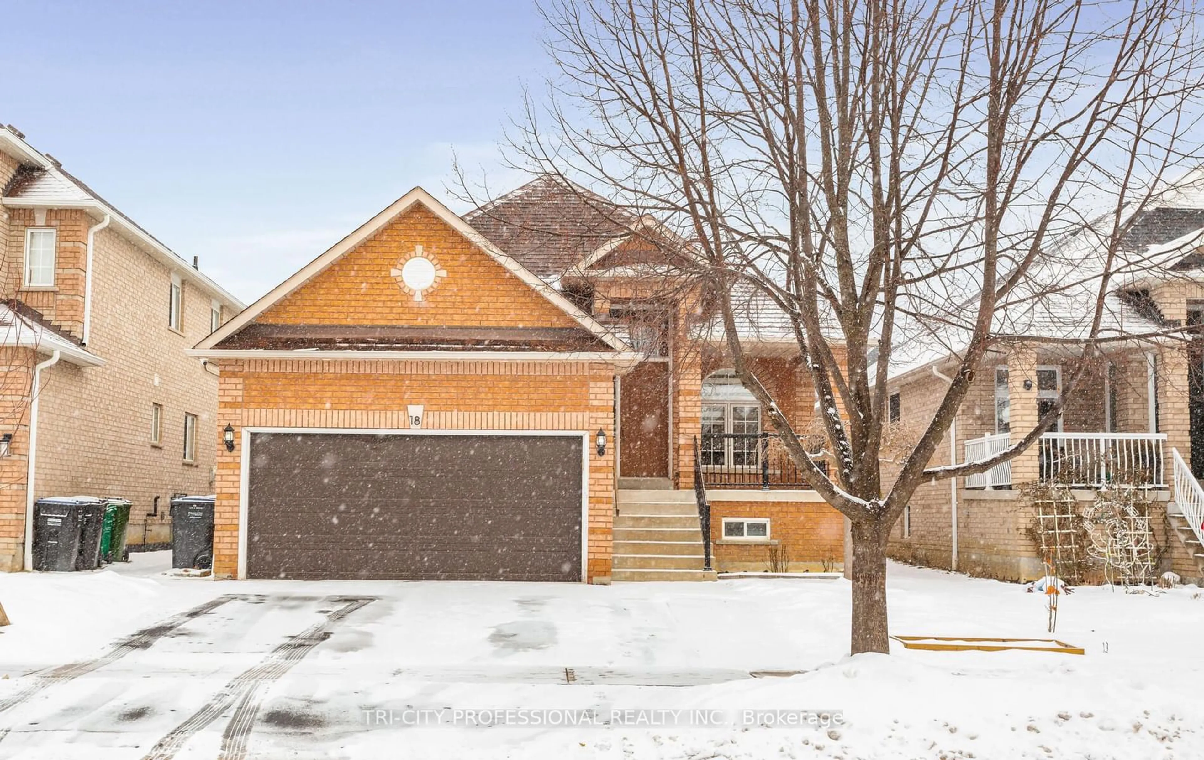 Home with brick exterior material, street for 18 Trailview Lane, Caledon Ontario L7E 2V7