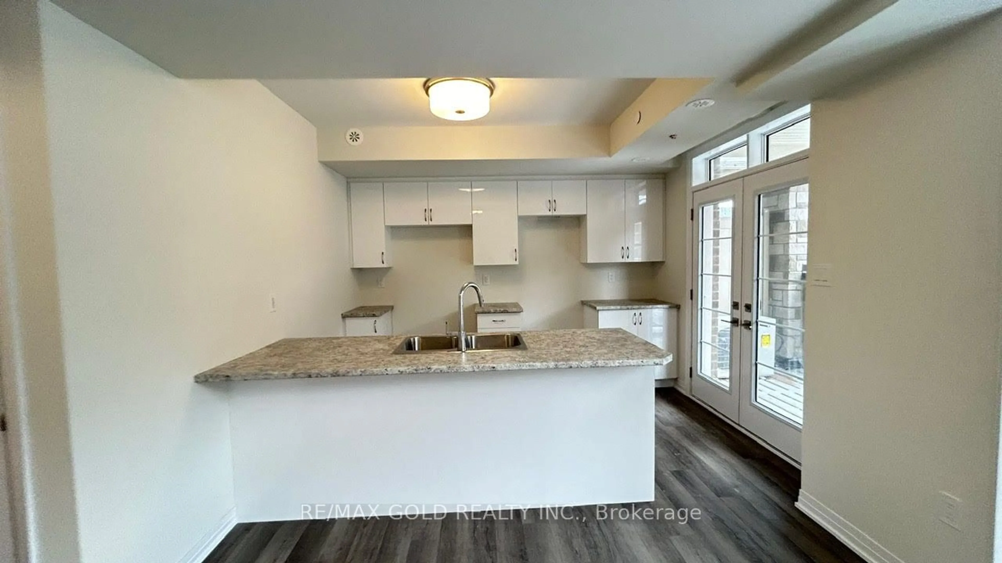 Open concept kitchen, ceramic/tile floor for 35 Fieldridge Cres, Brampton Ontario