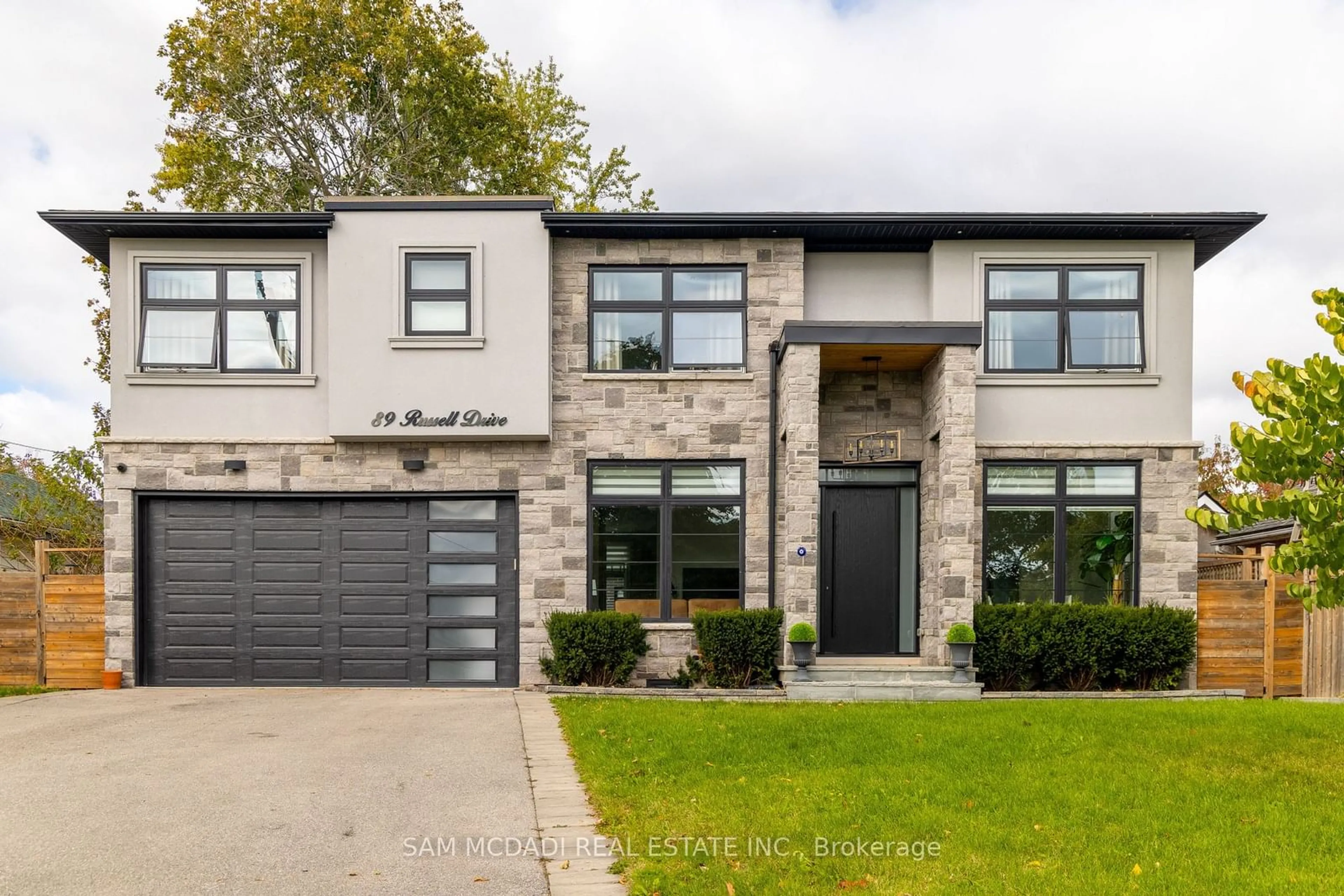 Unknown for 89 Russell Dr, Oakville Ontario L6H 1L4