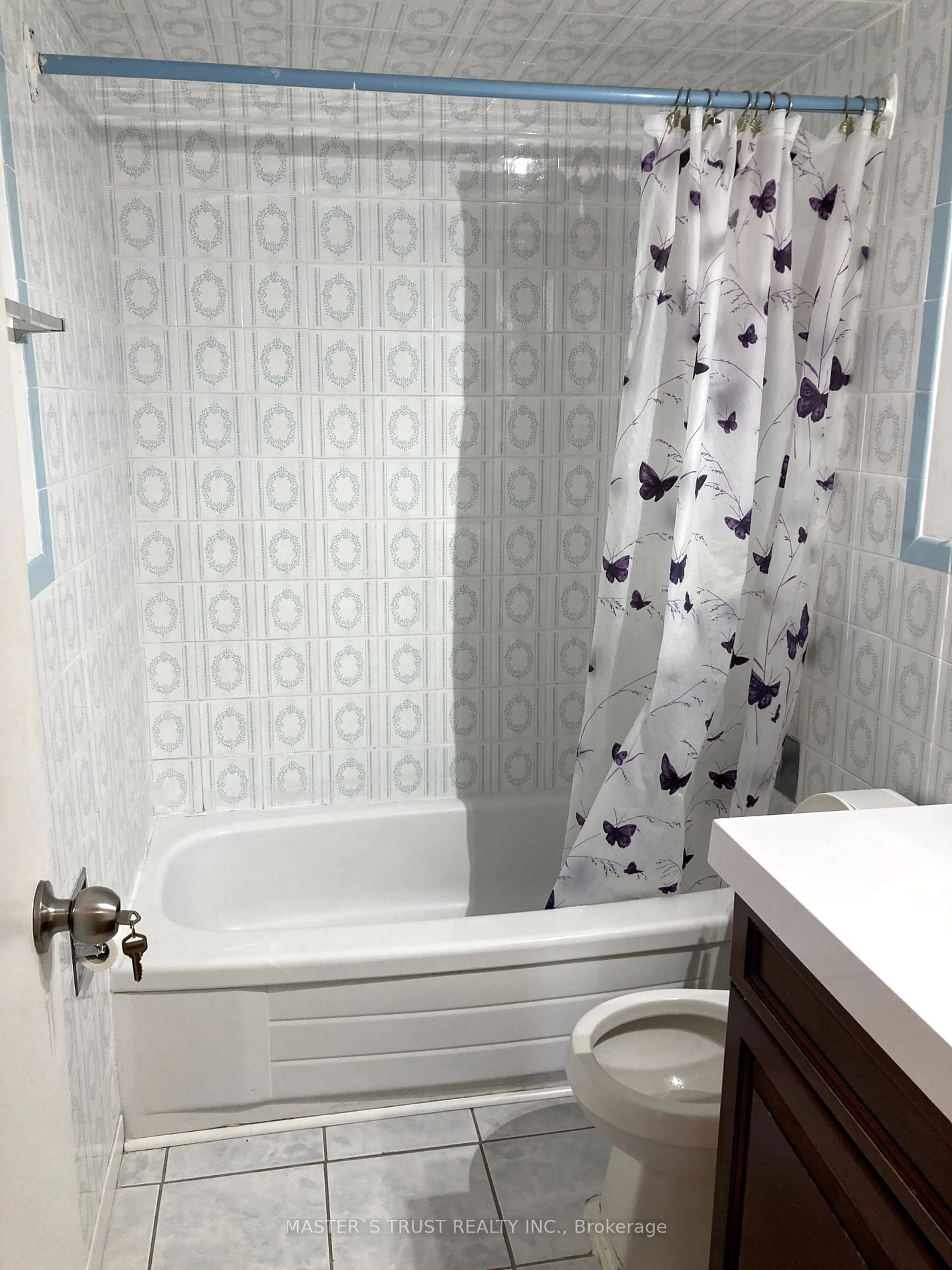 Standard bathroom, unknown for 335 Driftwood Ave #707, Toronto Ontario M3N 2P3