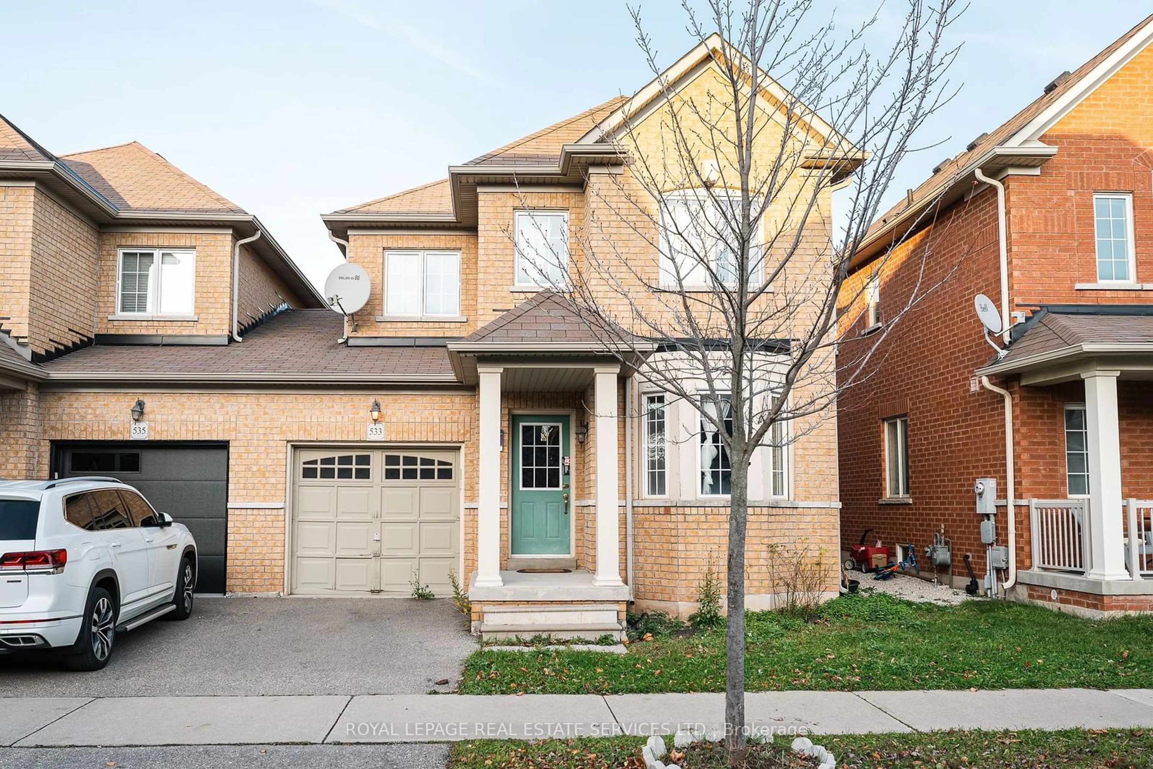 Home with brick exterior material, street for 533 Nairn Circ, Milton Ontario L9T 8A8