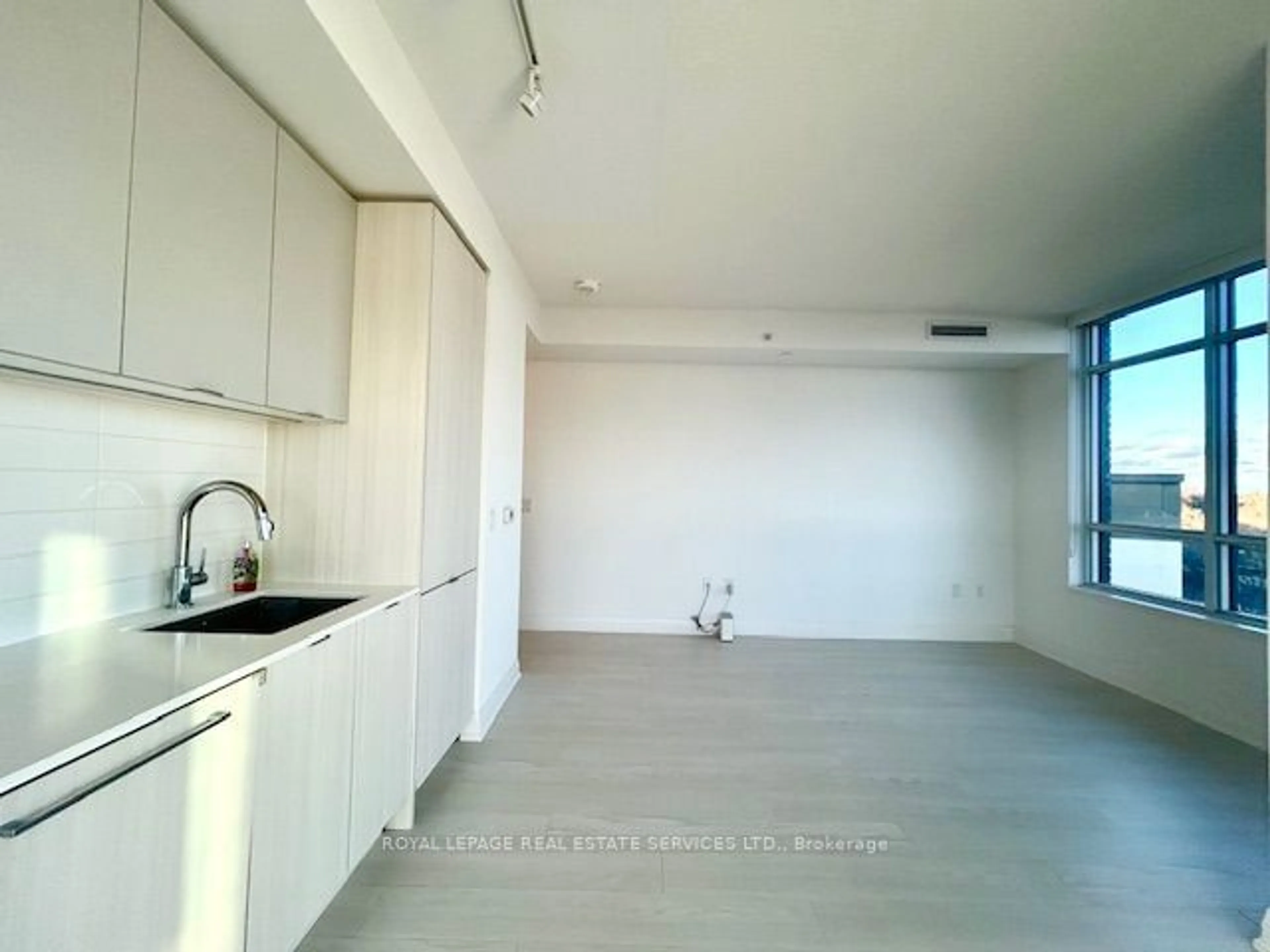 A pic of a room for 10 Gibbs Rd #720, Toronto Ontario M9B 0E2