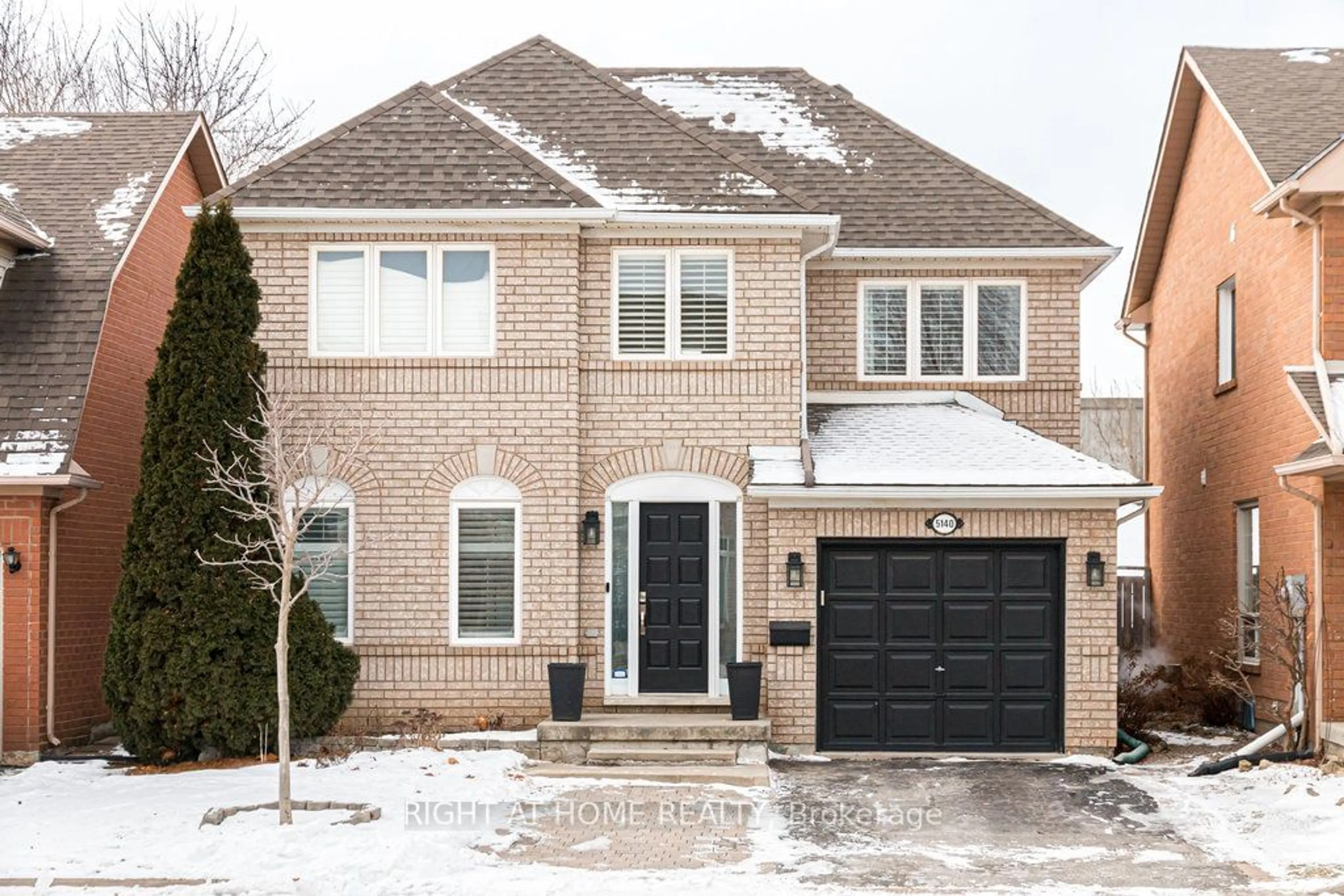 Home with brick exterior material, street for 5140 Oakley Dr, Burlington Ontario L7L 6P1