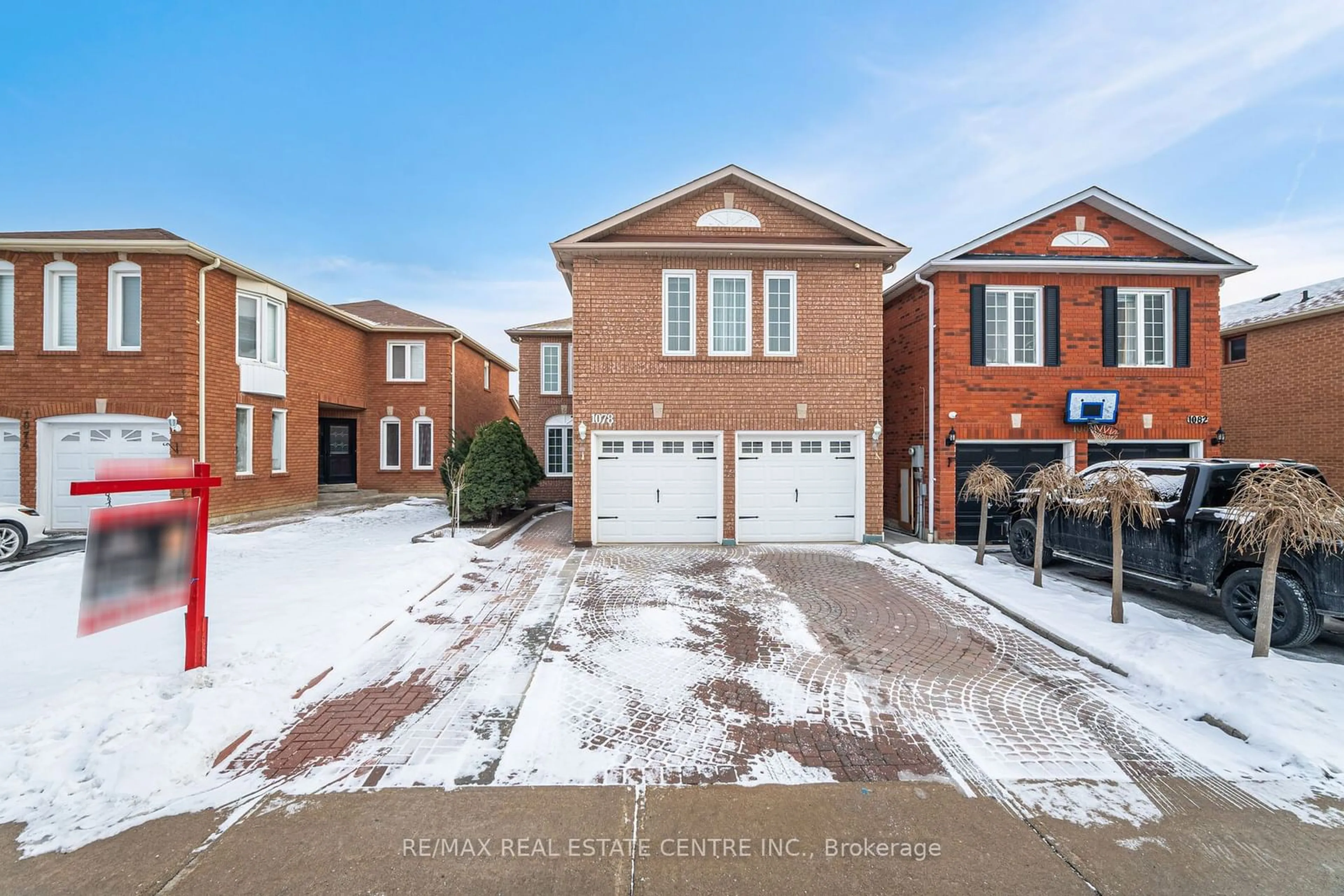 Home with brick exterior material, street for 1078 windsor hill Blvd, Mississauga Ontario L5V 1P4