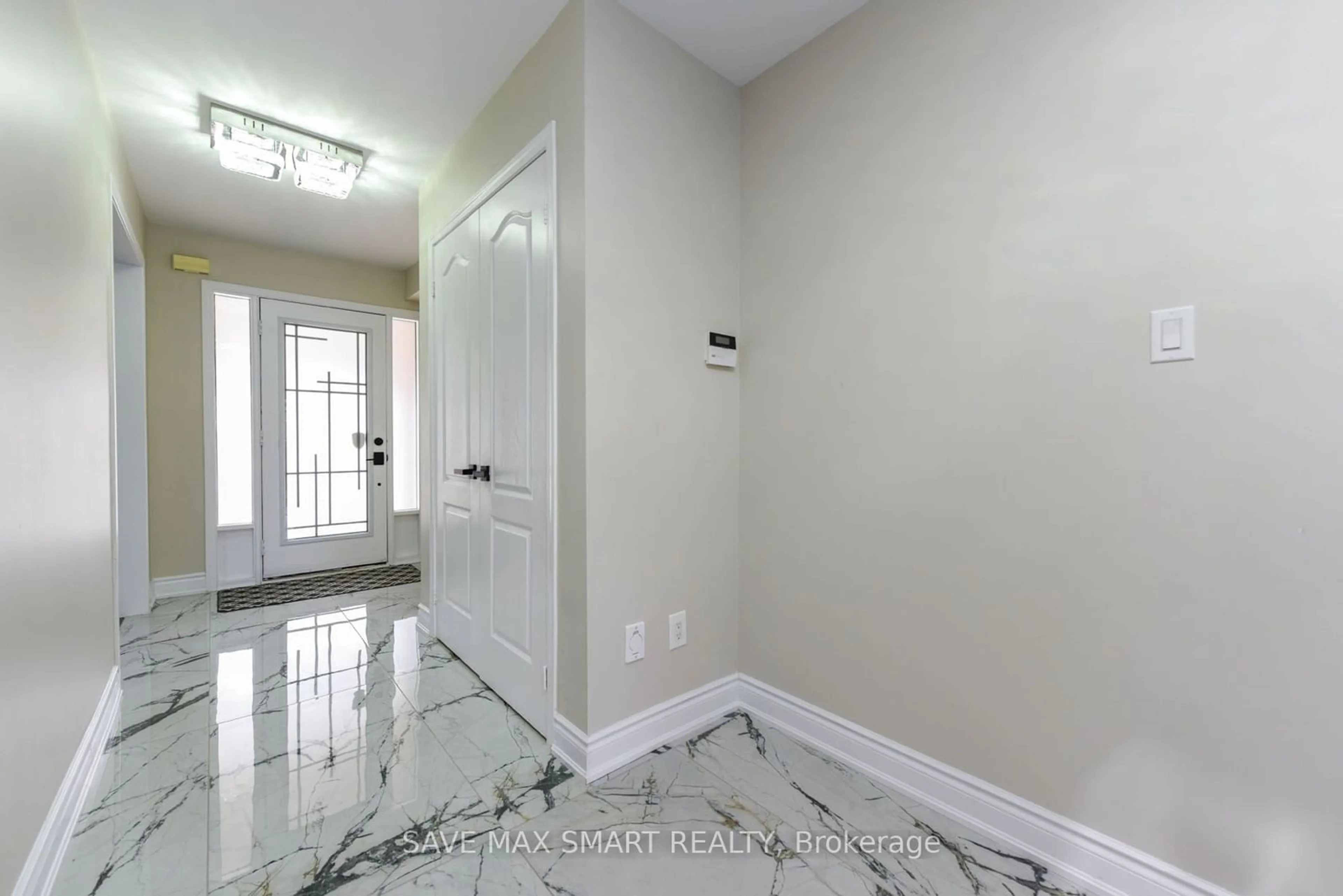 Indoor entryway for 54 Beresford Cres, Brampton Ontario L6P 2M1