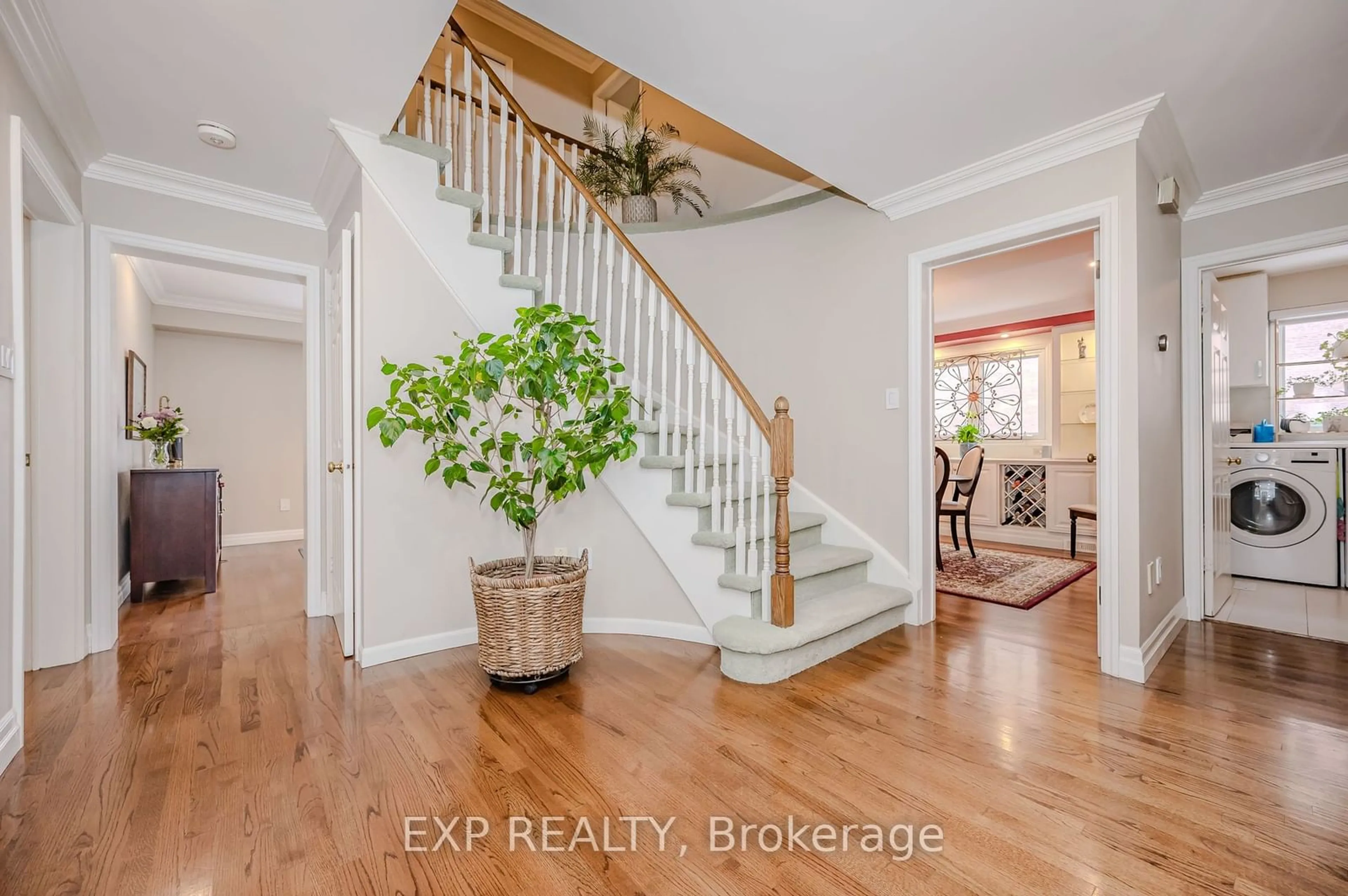 Indoor entryway for 705 Robertson Cres, Milton Ontario L9T 4W2