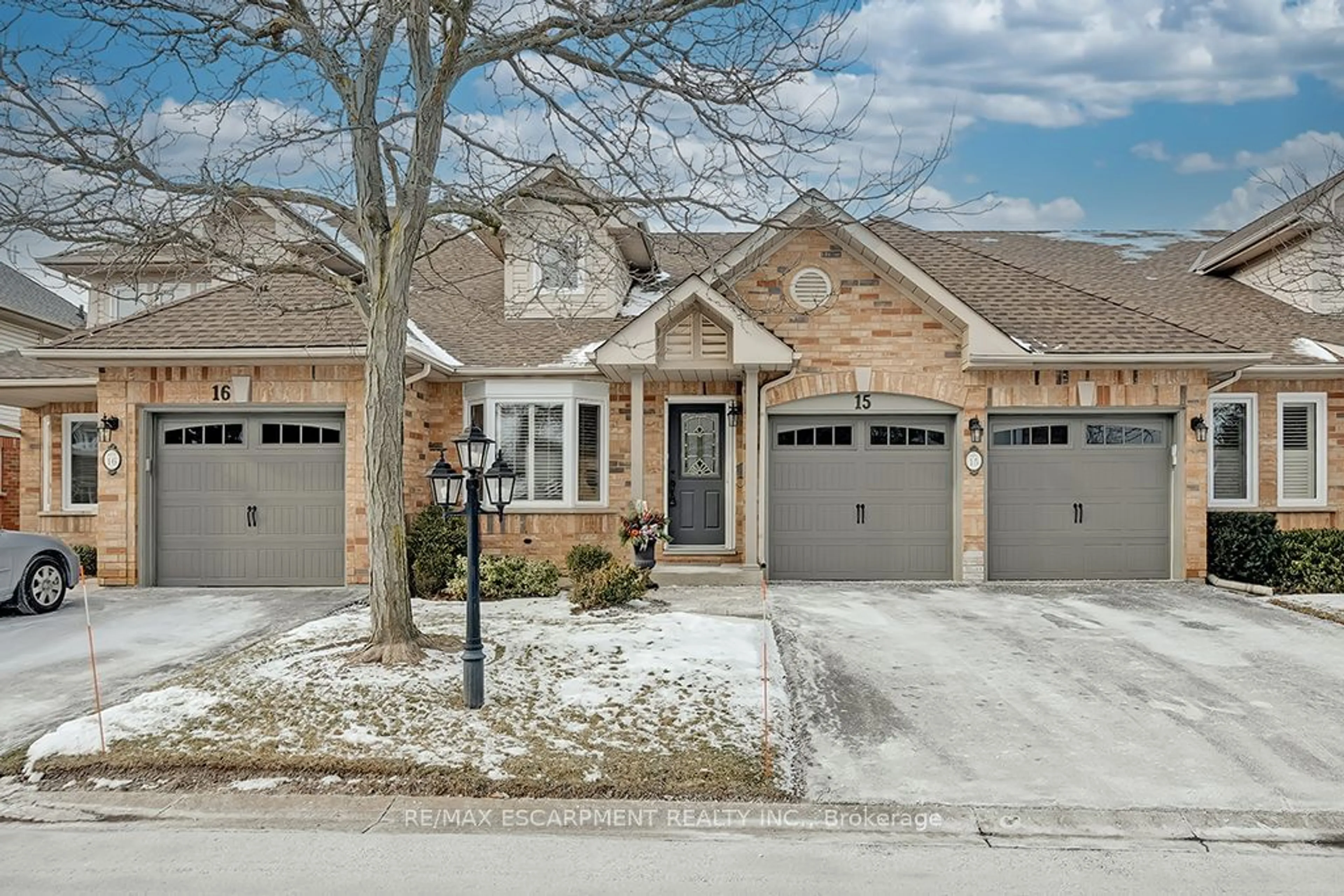 Home with brick exterior material, street for 4275 Millcroft Park Dr #15, Burlington Ontario L7M 4L9