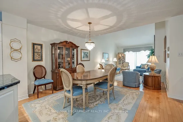 Additional property image - 4275 Millcroft Park Dr Unit 15