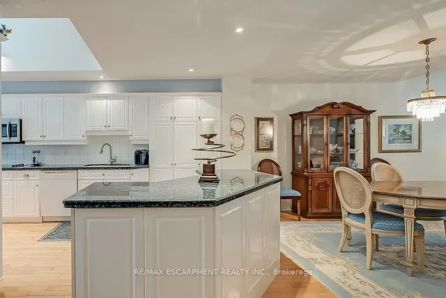 Additional property image - 4275 Millcroft Park Dr Unit 15