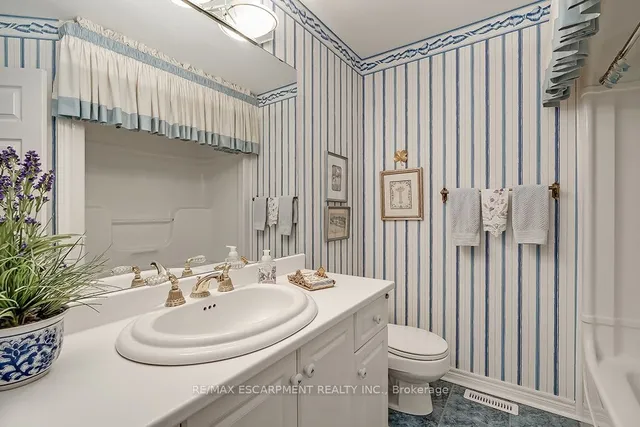 Additional property image - 4275 Millcroft Park Dr Unit 15