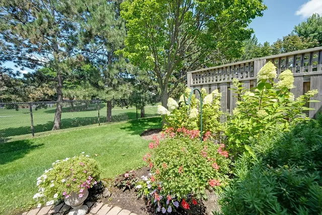 Additional property image - 4275 Millcroft Park Dr Unit 15