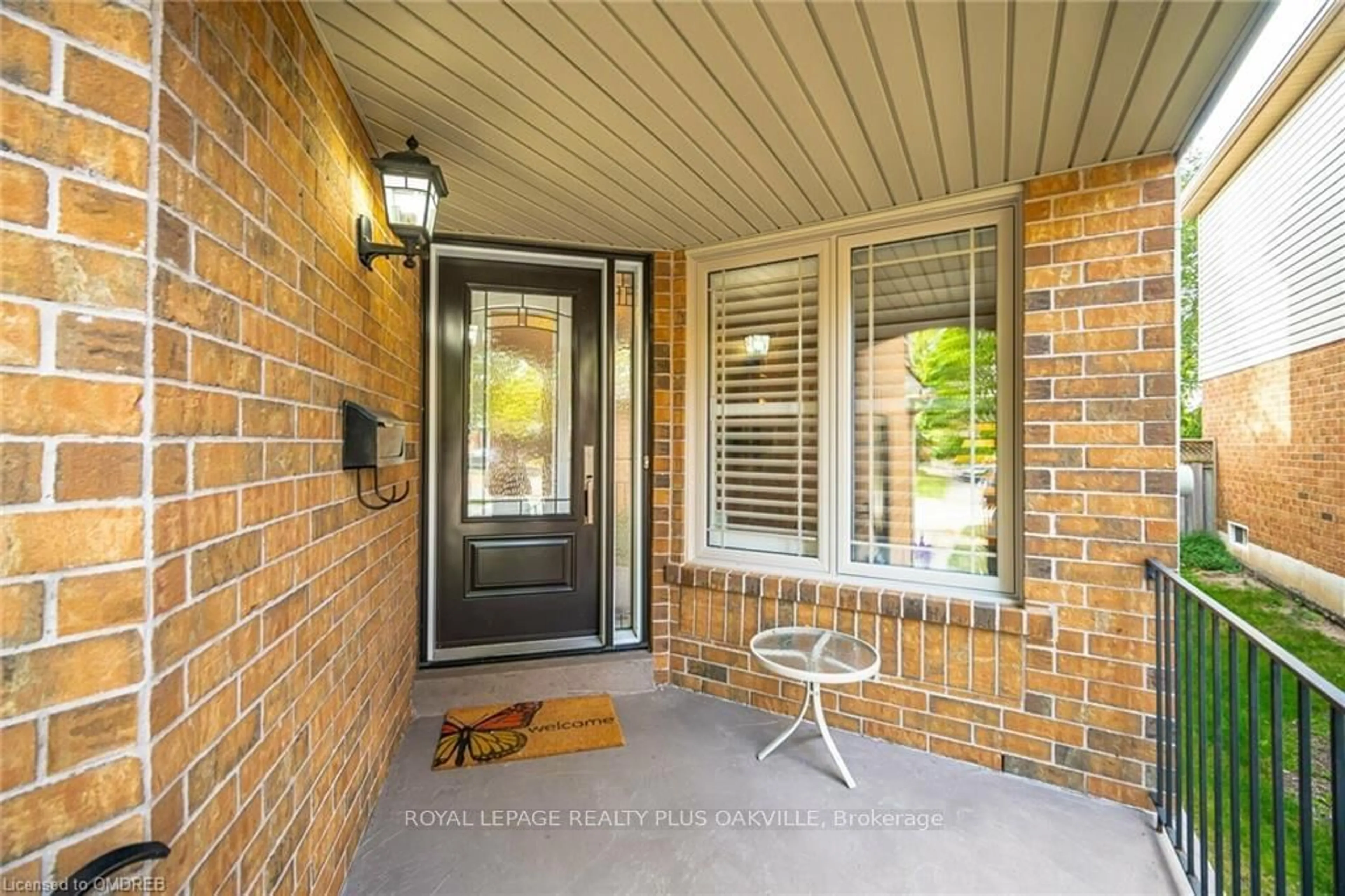 Indoor entryway for 2873 Cartwright Cres, Mississauga Ontario L5M 5W4