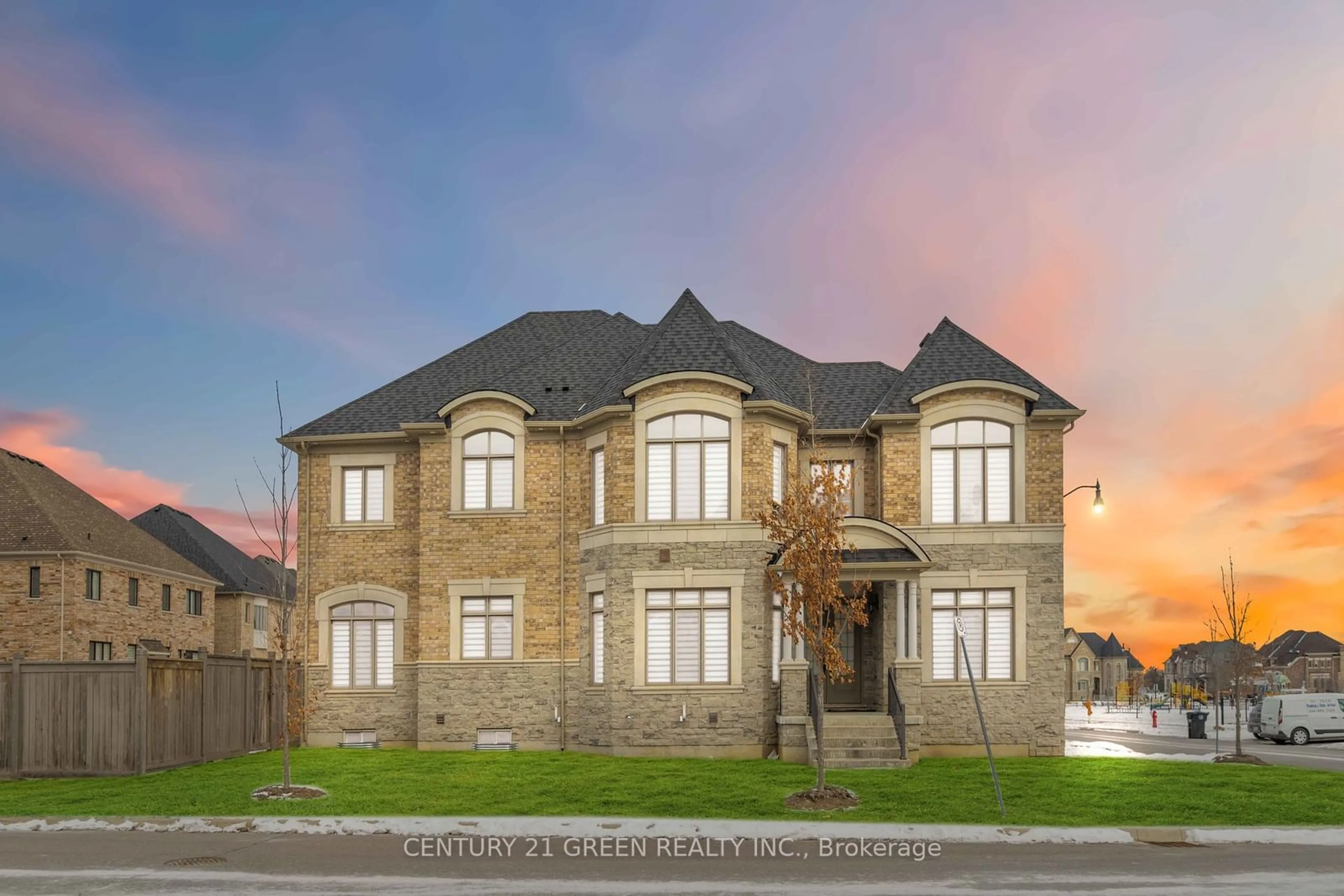 Home with brick exterior material, unknown for 13 Foothills Cres, Brampton Ontario L6P 4G9