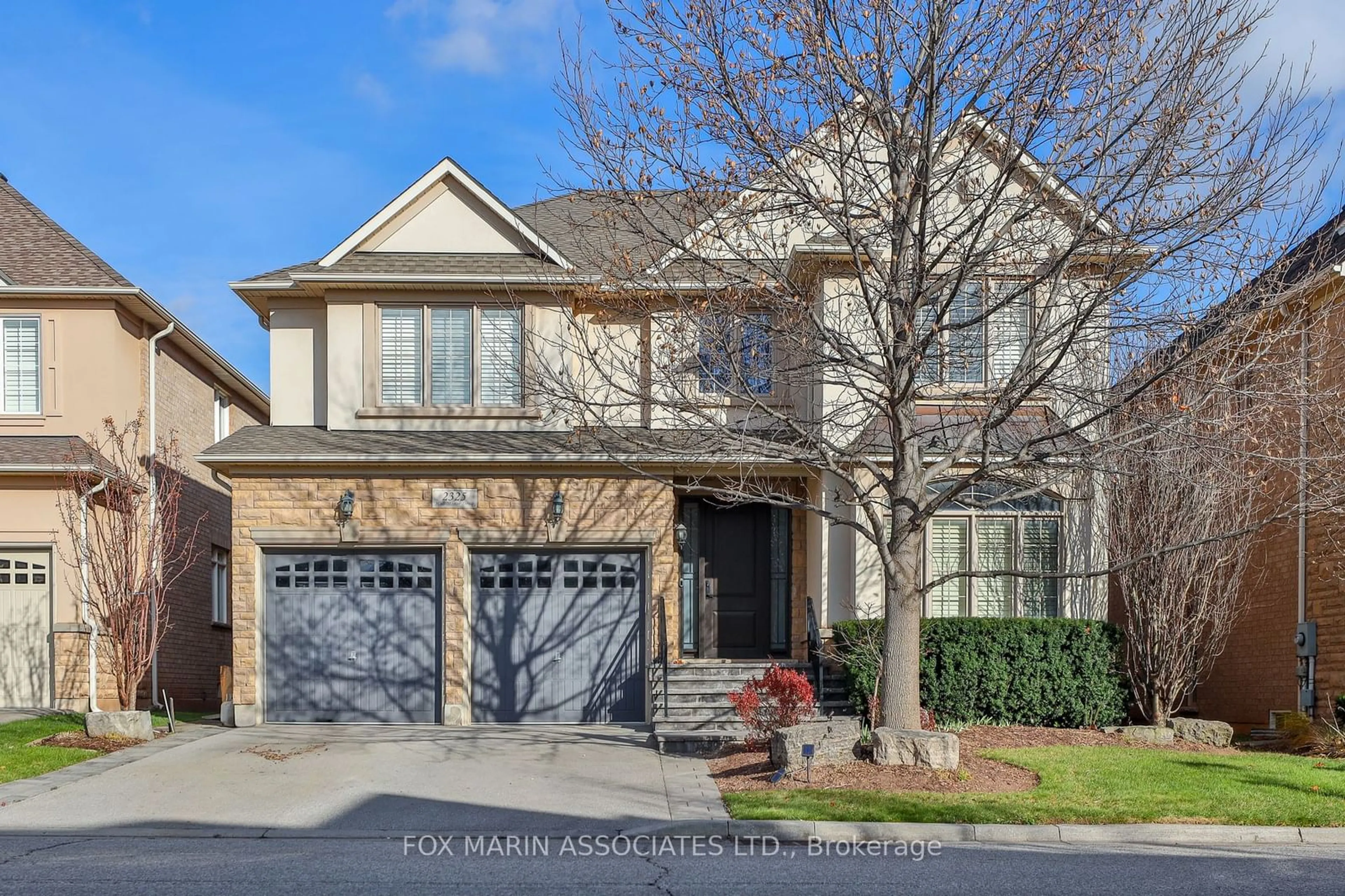 Home with brick exterior material, street for 2325 Hall Manor Dr, Oakville Ontario L6H 0C4