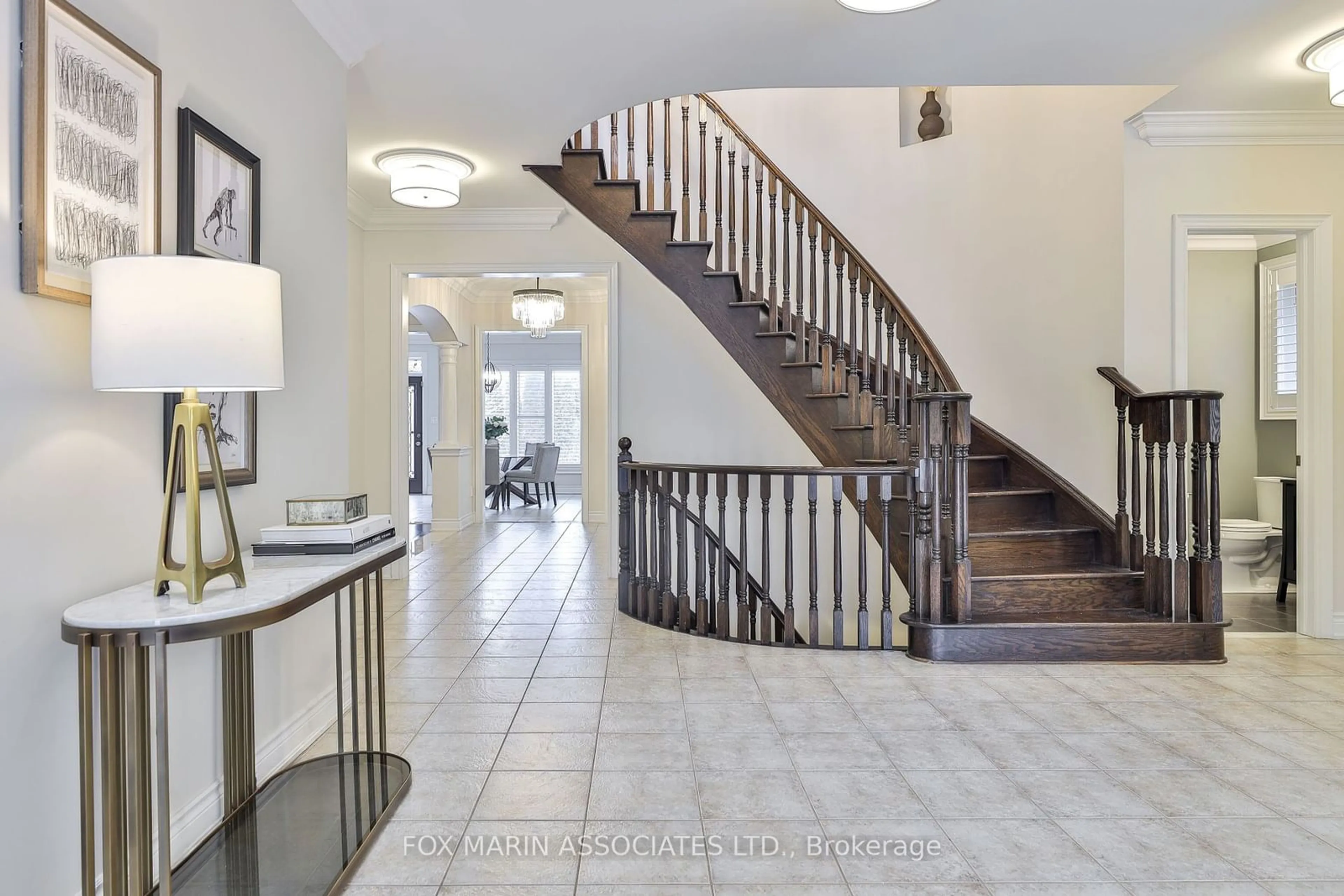 Indoor foyer for 2325 Hall Manor Dr, Oakville Ontario L6H 0C4