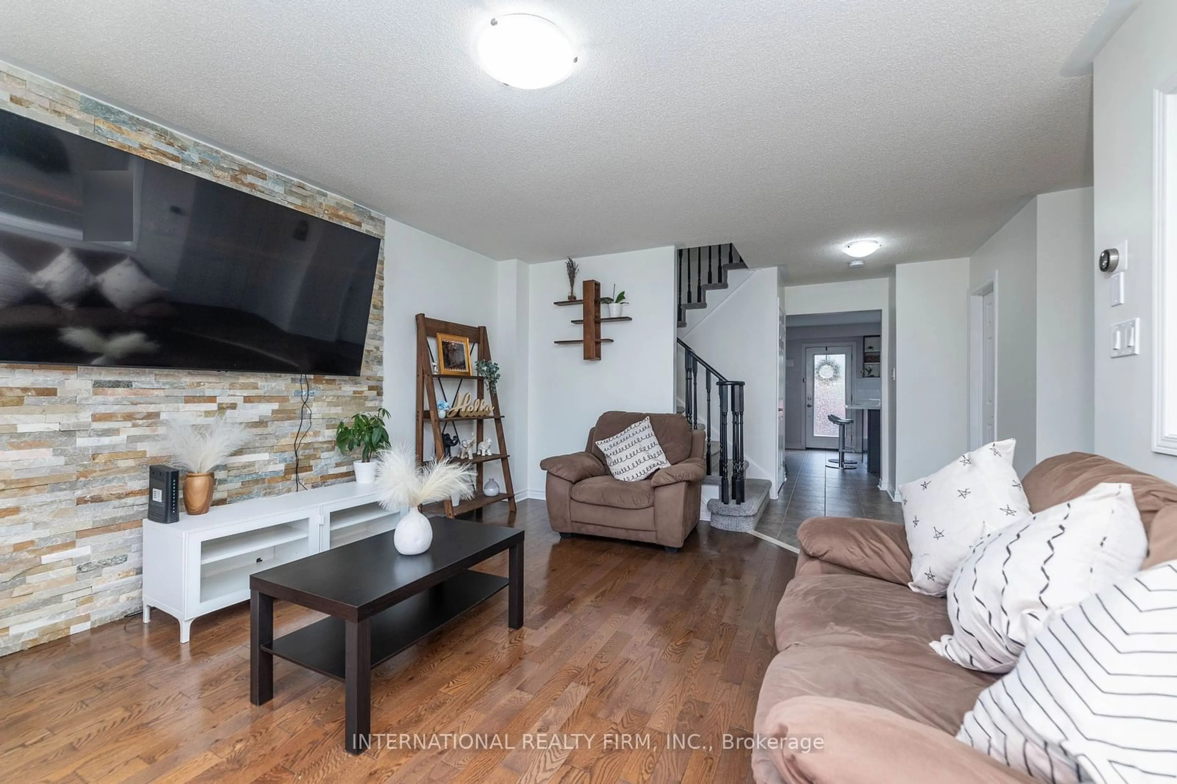 Living room with furniture, unknown for 1855 Appleby Line, Burlington Ontario L7L 7M1