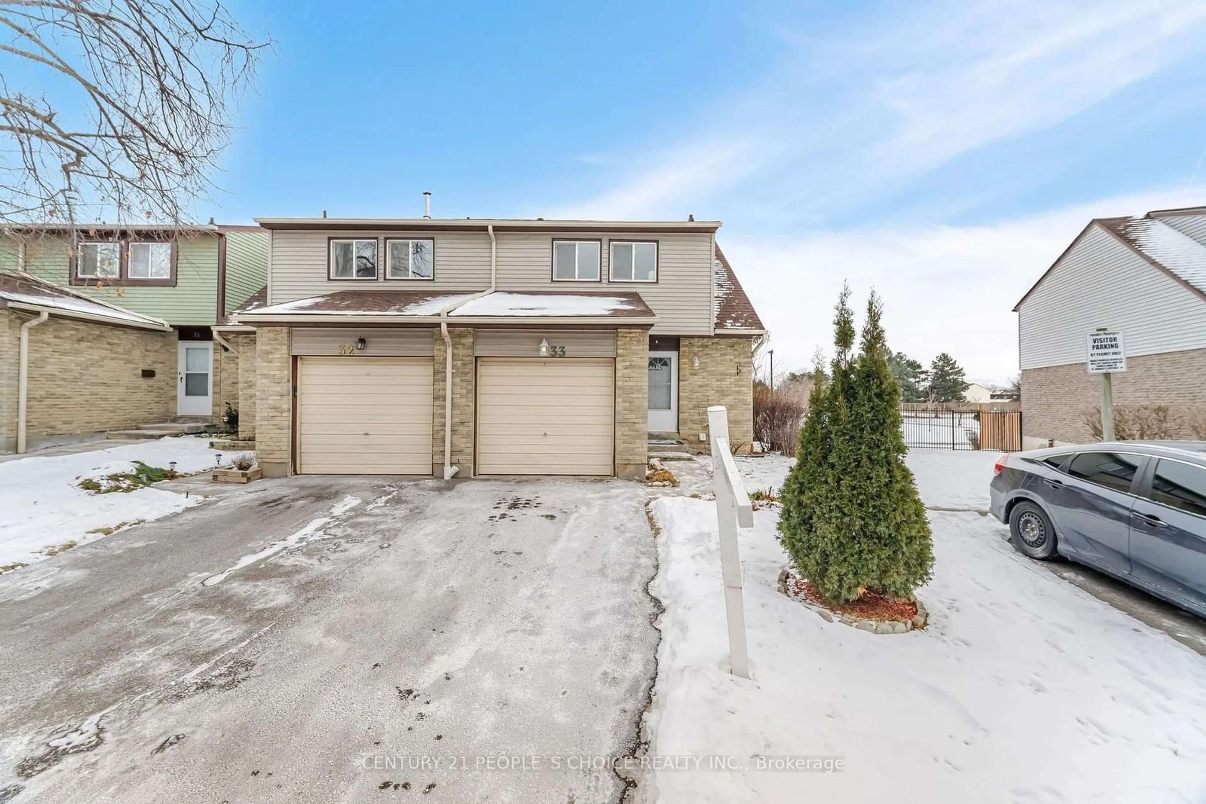 A pic from outside/outdoor area/front of a property/back of a property/a pic from drone, street for 5610 Montevideo Rd #33, Mississauga Ontario L5N 2N9