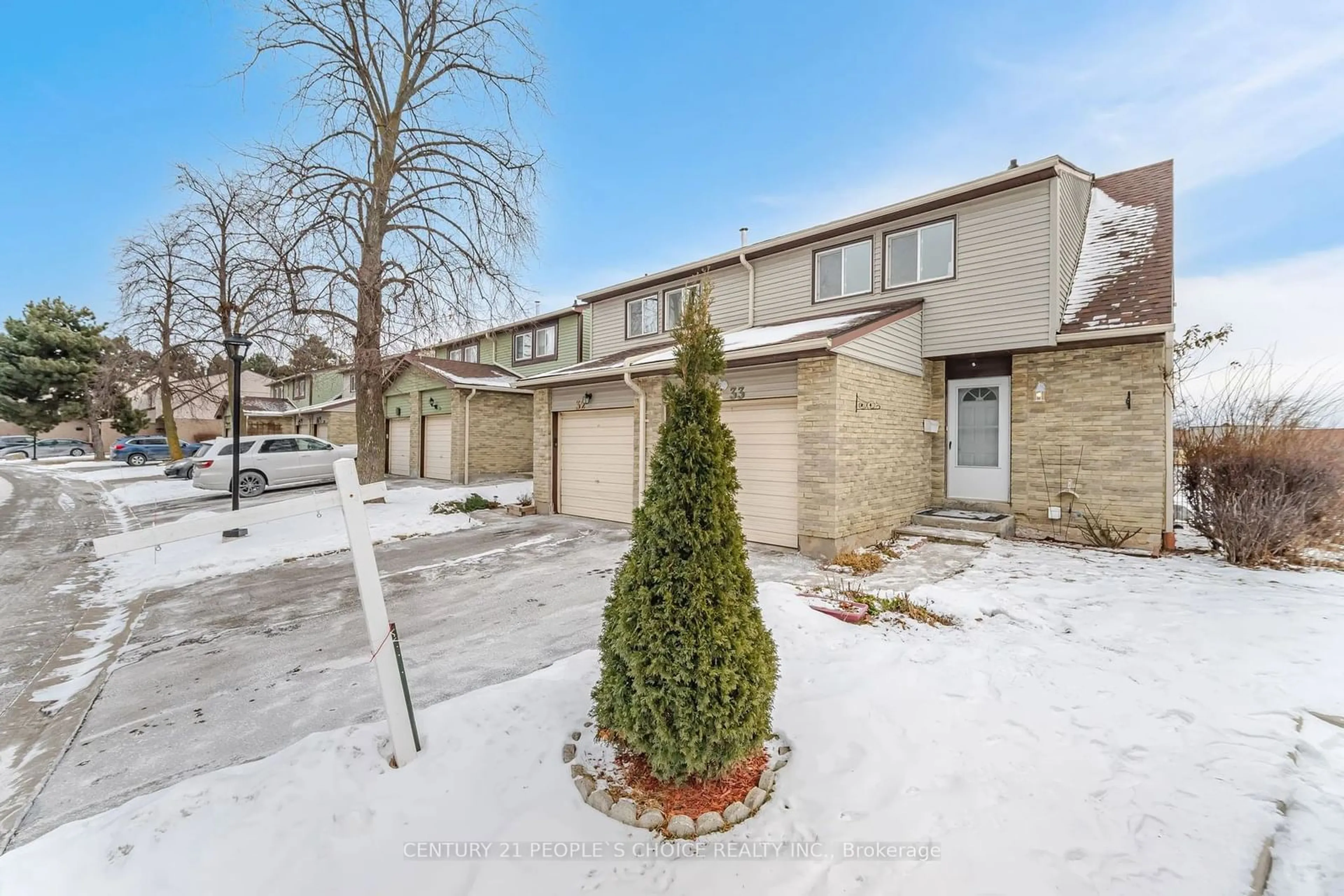 A pic from outside/outdoor area/front of a property/back of a property/a pic from drone, street for 5610 Montevideo Rd #33, Mississauga Ontario L5N 2N9