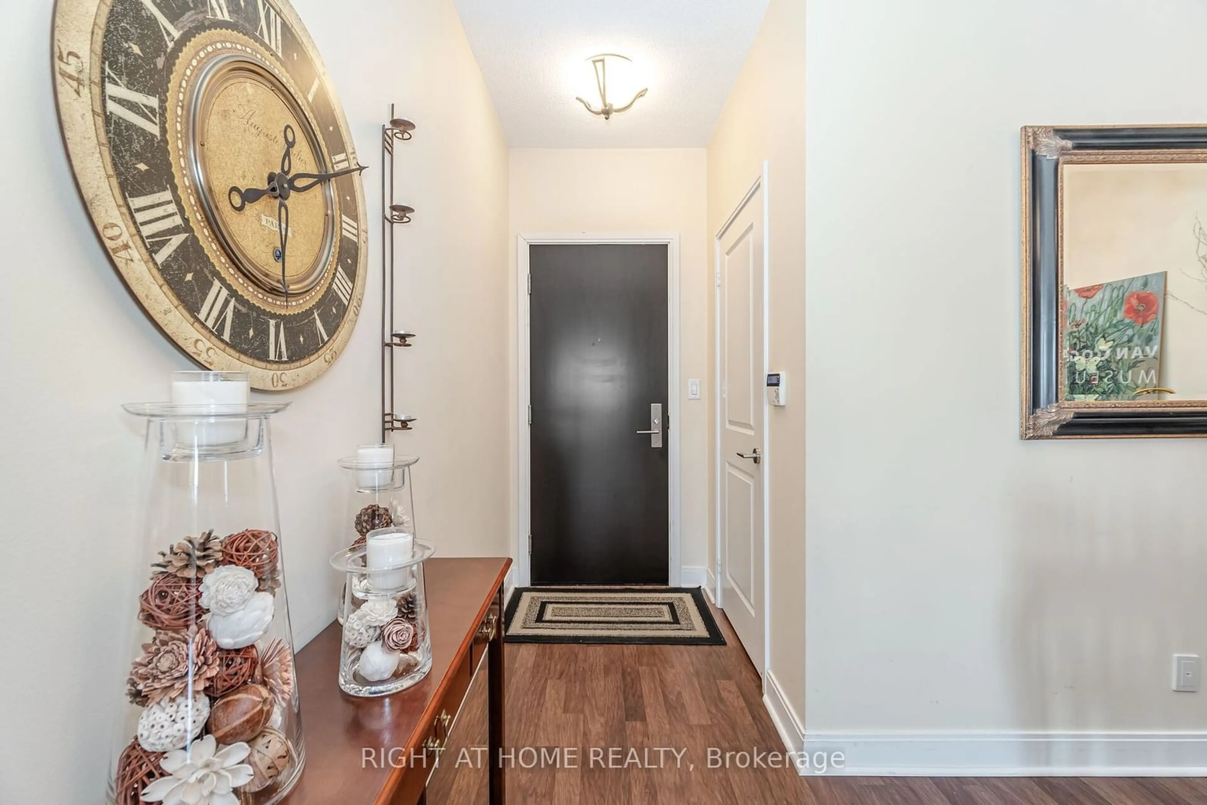 Indoor entryway for 60 Absolute Ave #3301, Mississauga Ontario L4Z 0A9