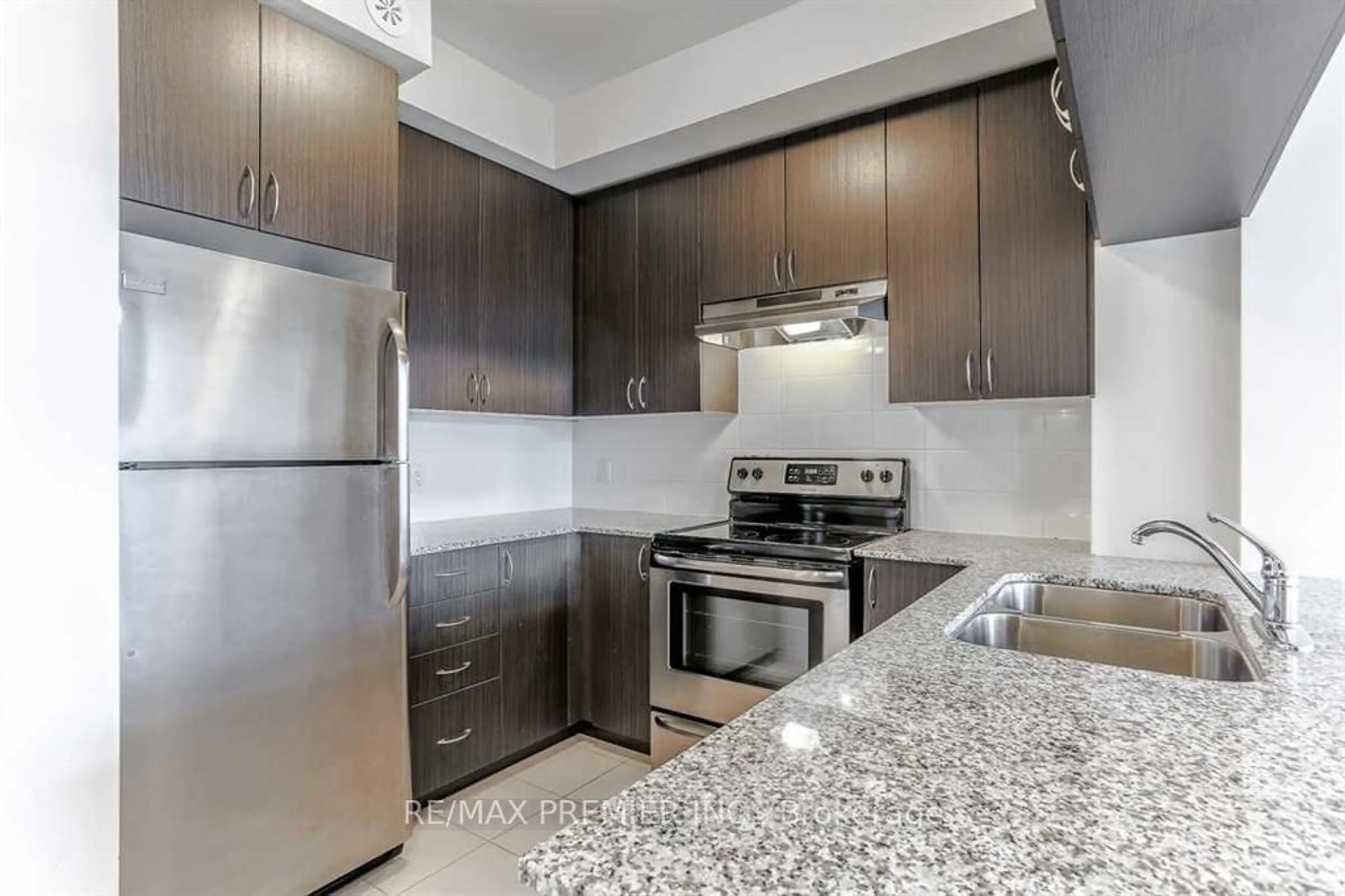 Standard kitchen, unknown for 54 Sky Harbour Dr #313, Brampton Ontario L7A 0A1