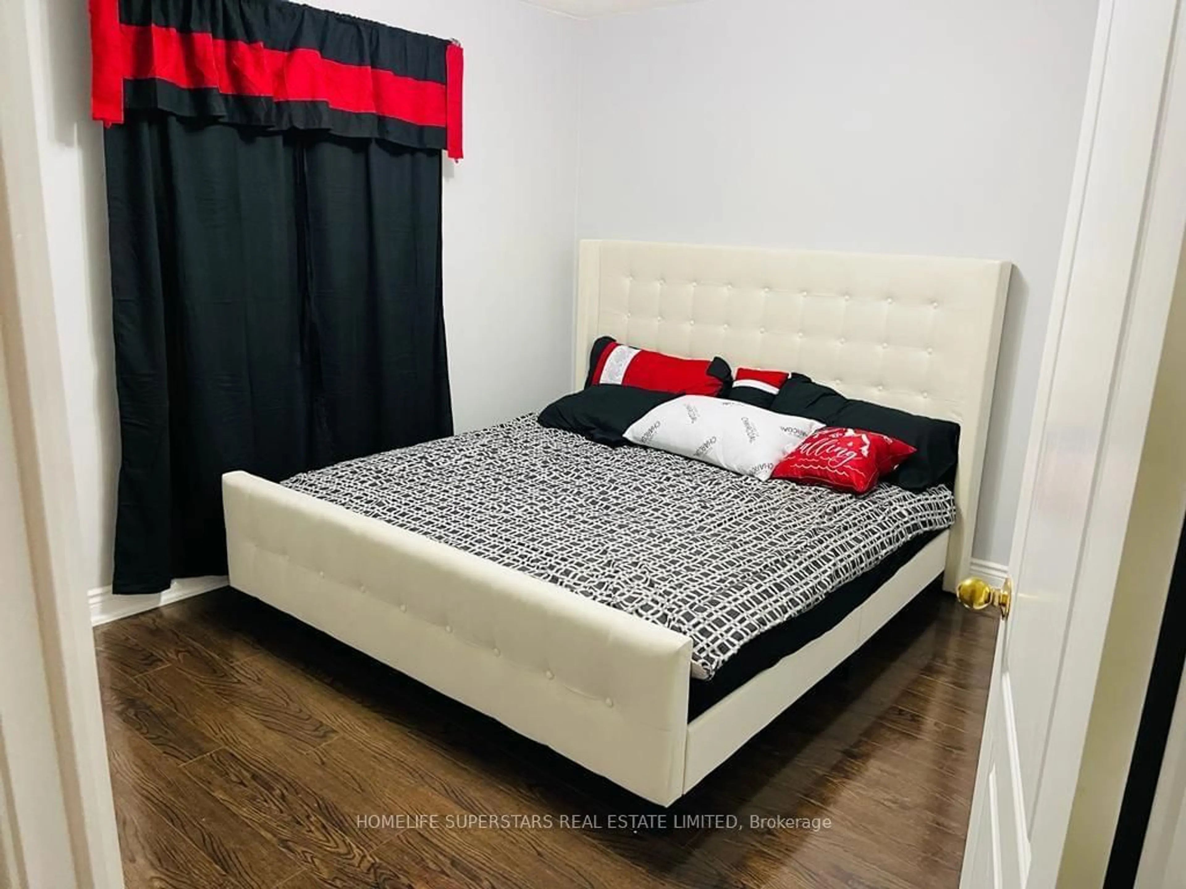 Bedroom with bed, unknown for 47 Upper Highlands Dr, Brampton Ontario L6Z 4V9