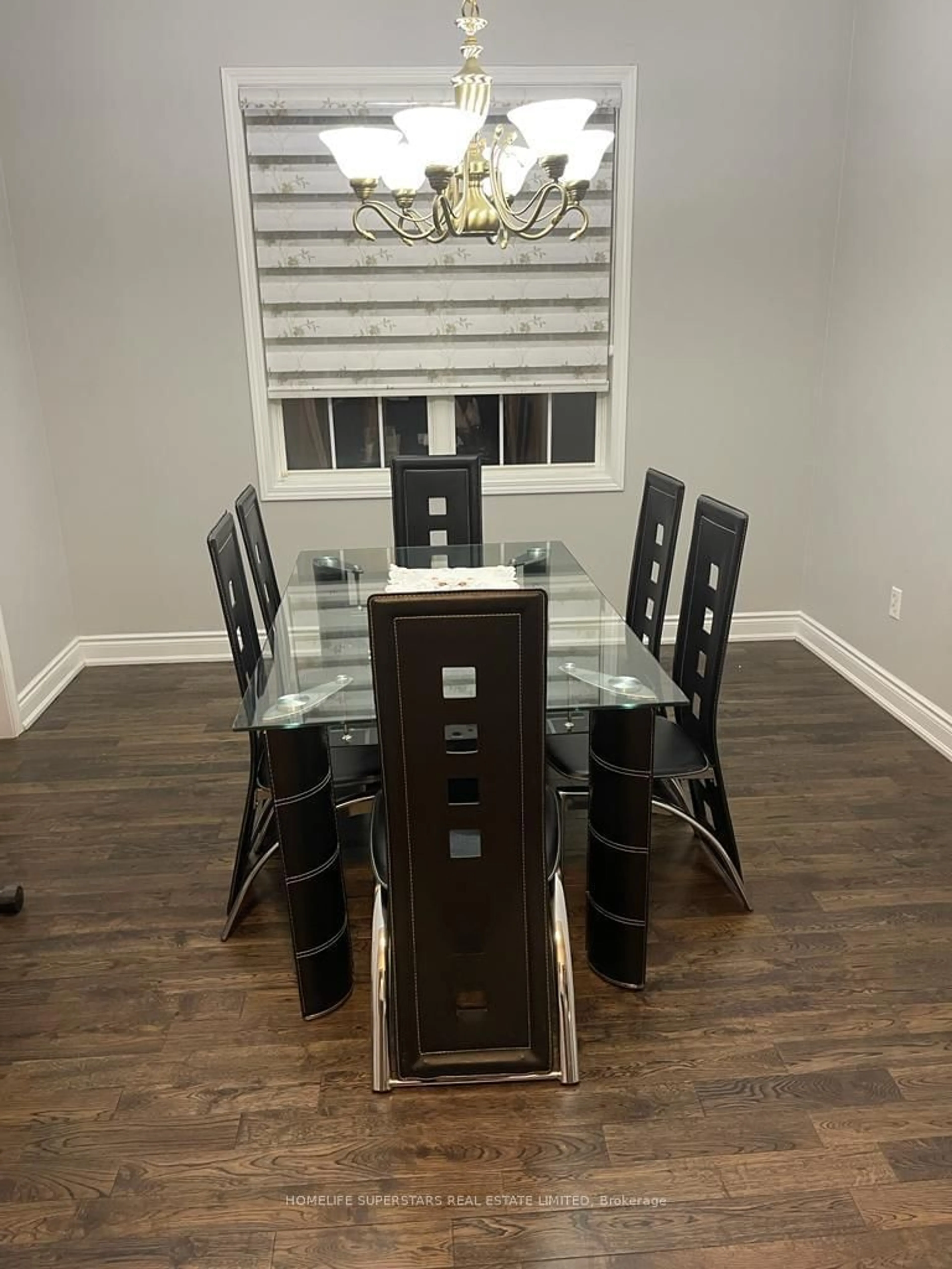 Dining room, wood/laminate floor for 47 Upper Highlands Dr, Brampton Ontario L6Z 4V9