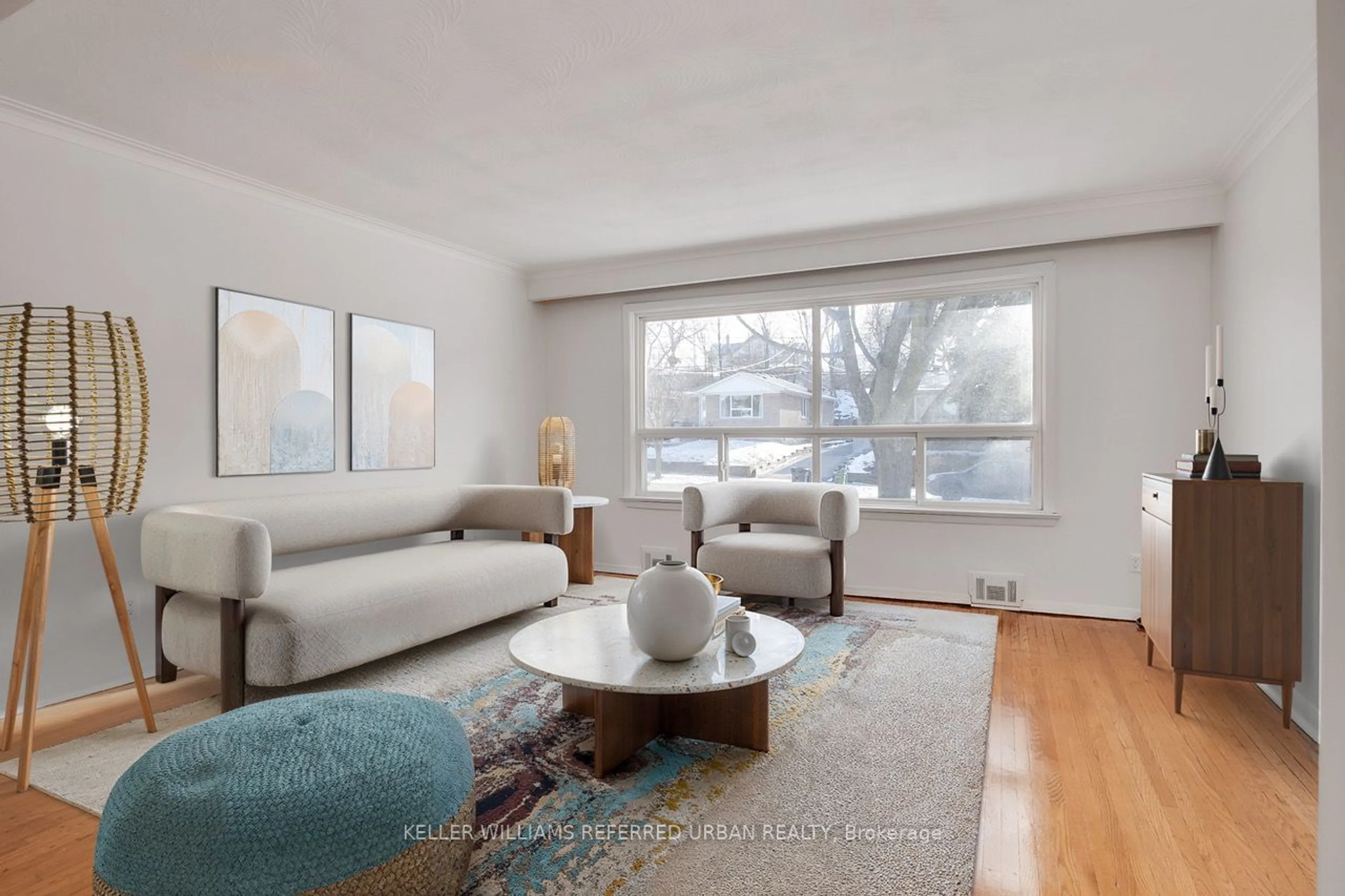 Living room with furniture, unknown for 28 Cloverhill Rd, Toronto Ontario M8Y 1T3