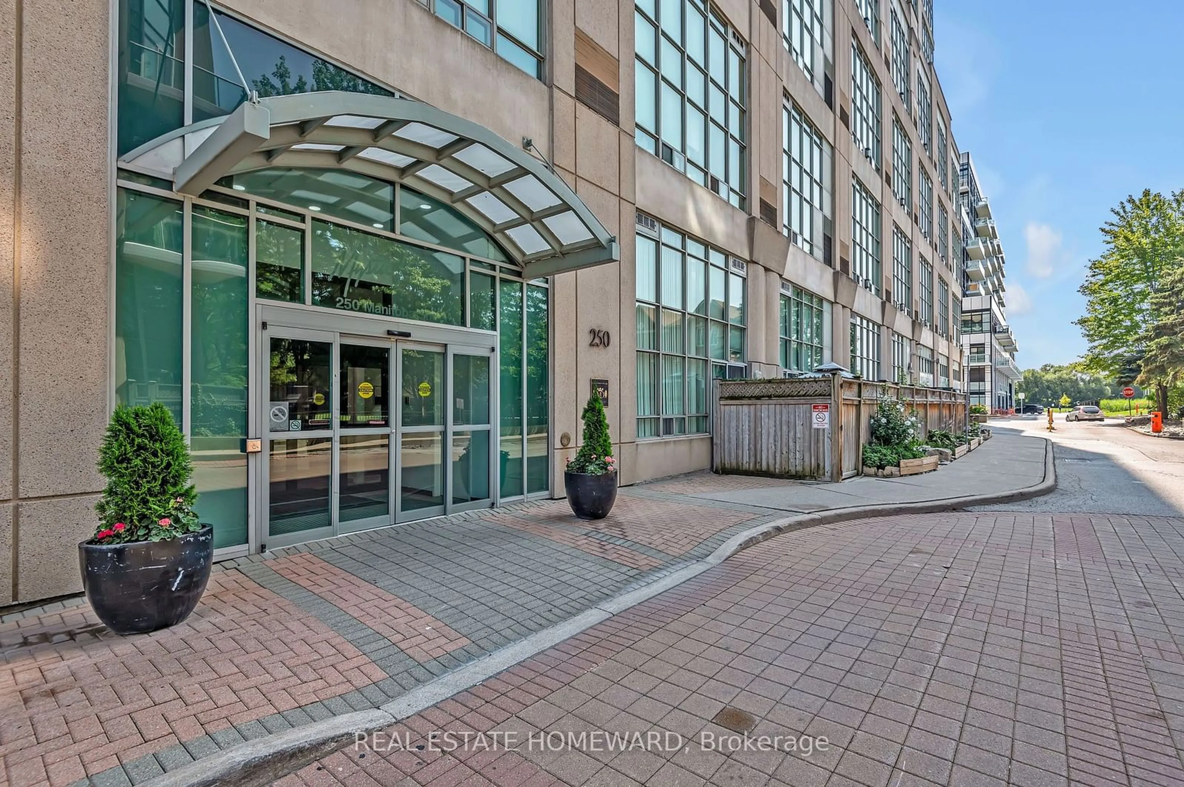 Indoor foyer for 250 Manitoba St #PH 804, Toronto Ontario M8Y 4G8