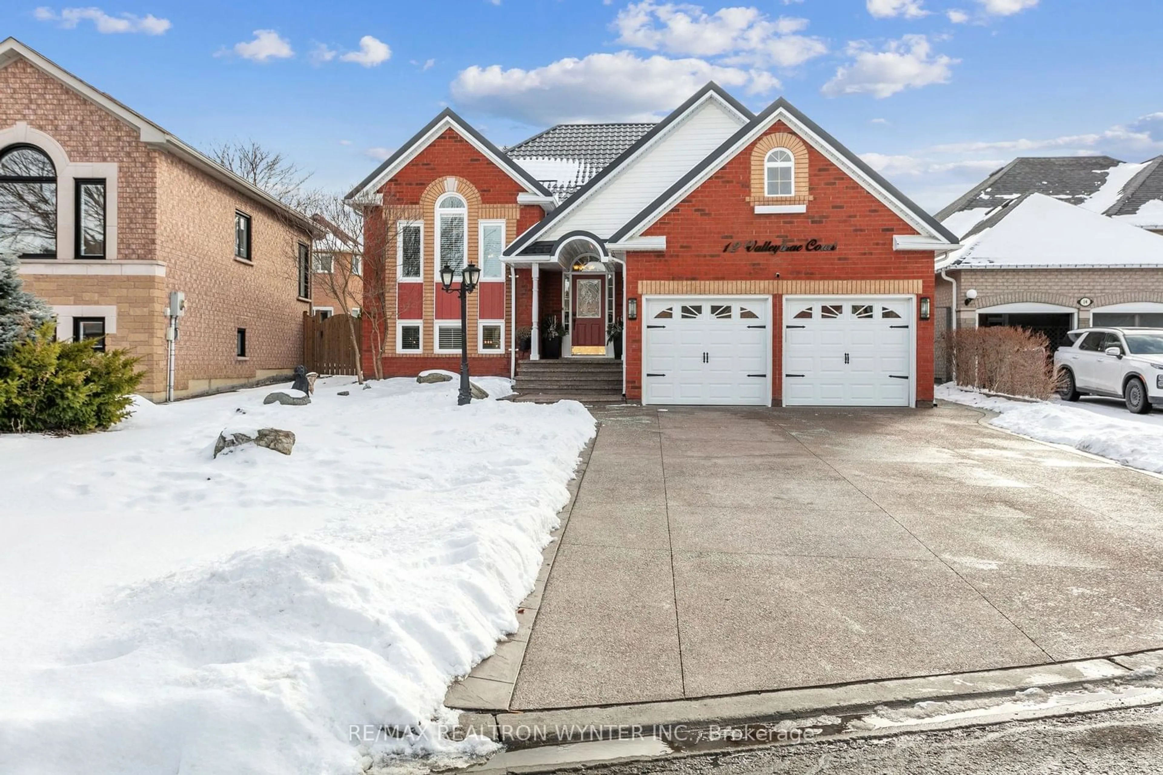 Home with brick exterior material, street for 12 Valleybrae Crt, Caledon Ontario L7C 1B8