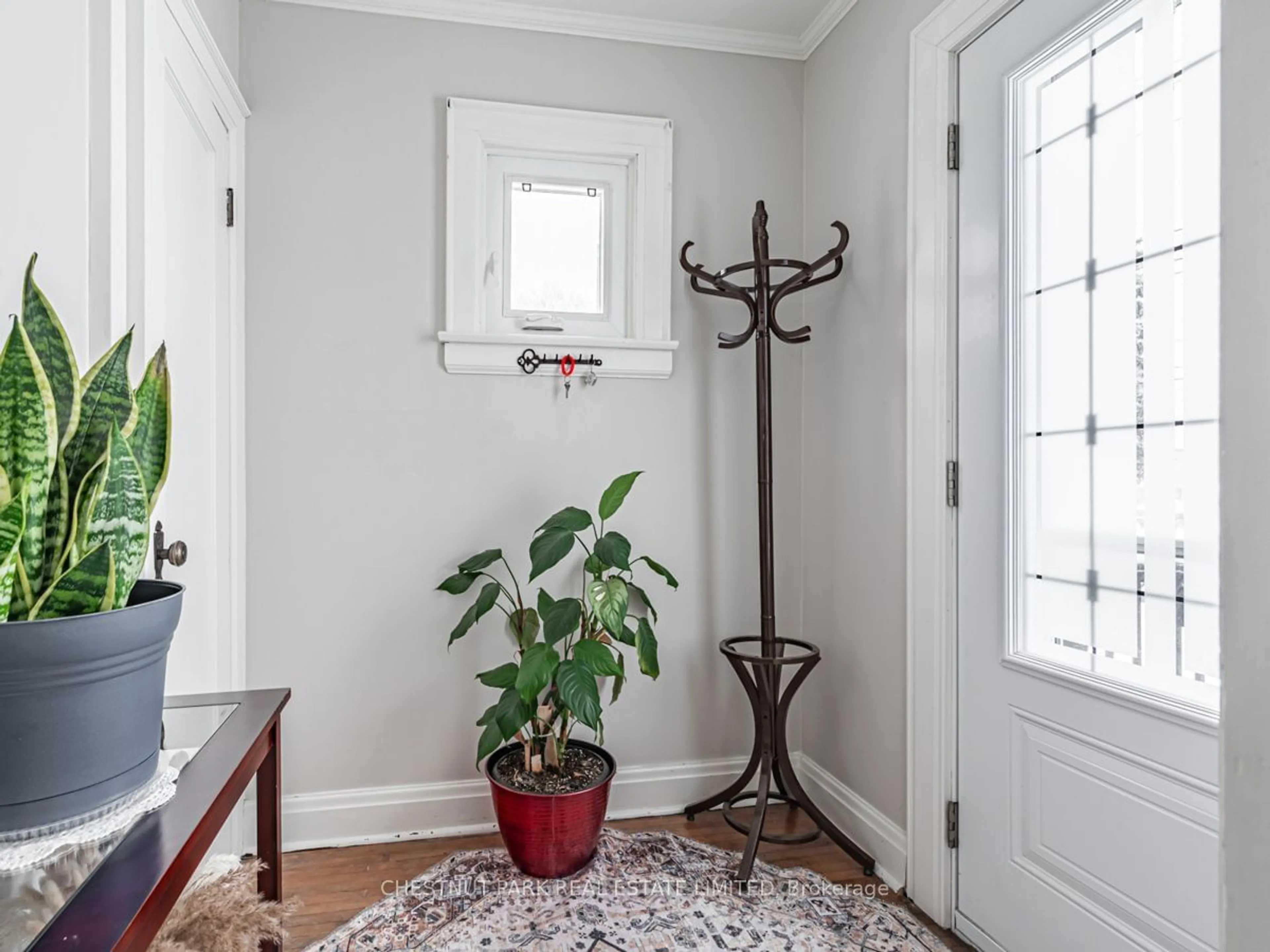 Indoor entryway for 207 Pellatt Ave, Toronto Ontario M9N 2P5