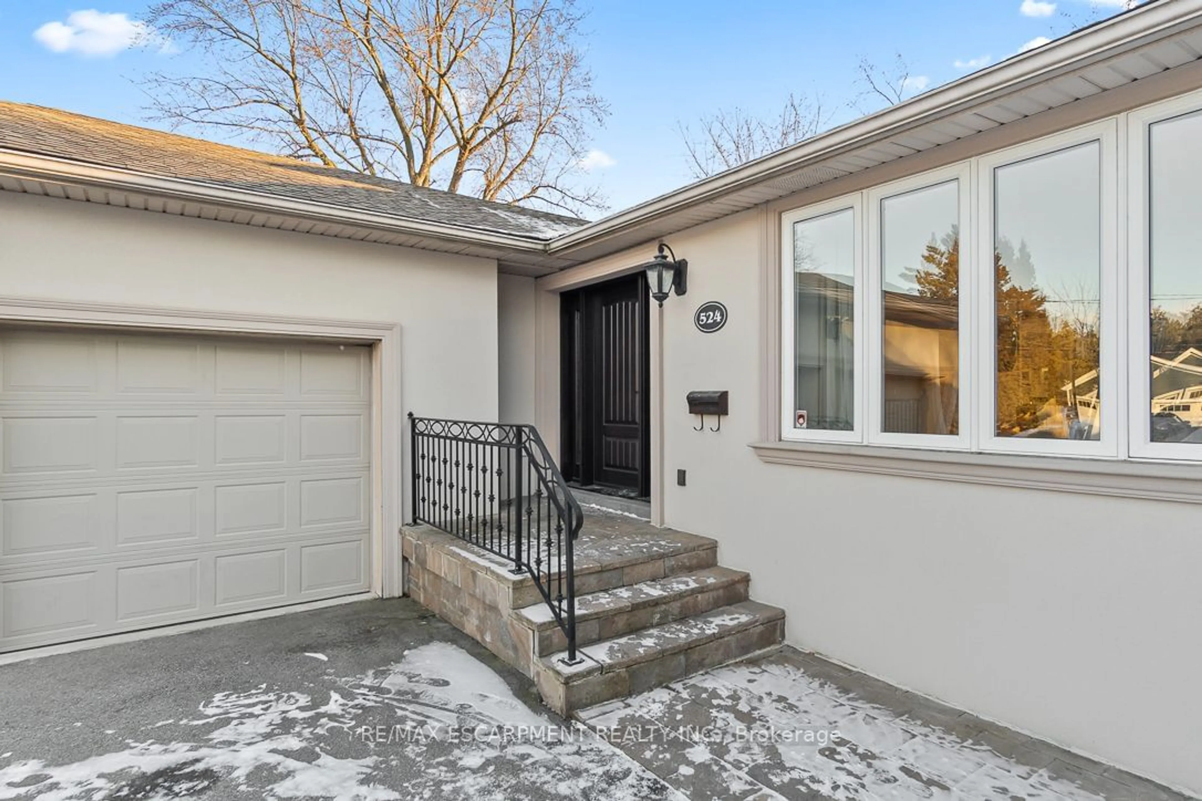 Unknown for 524 Wellington Cres, Oakville Ontario L6L 4X5