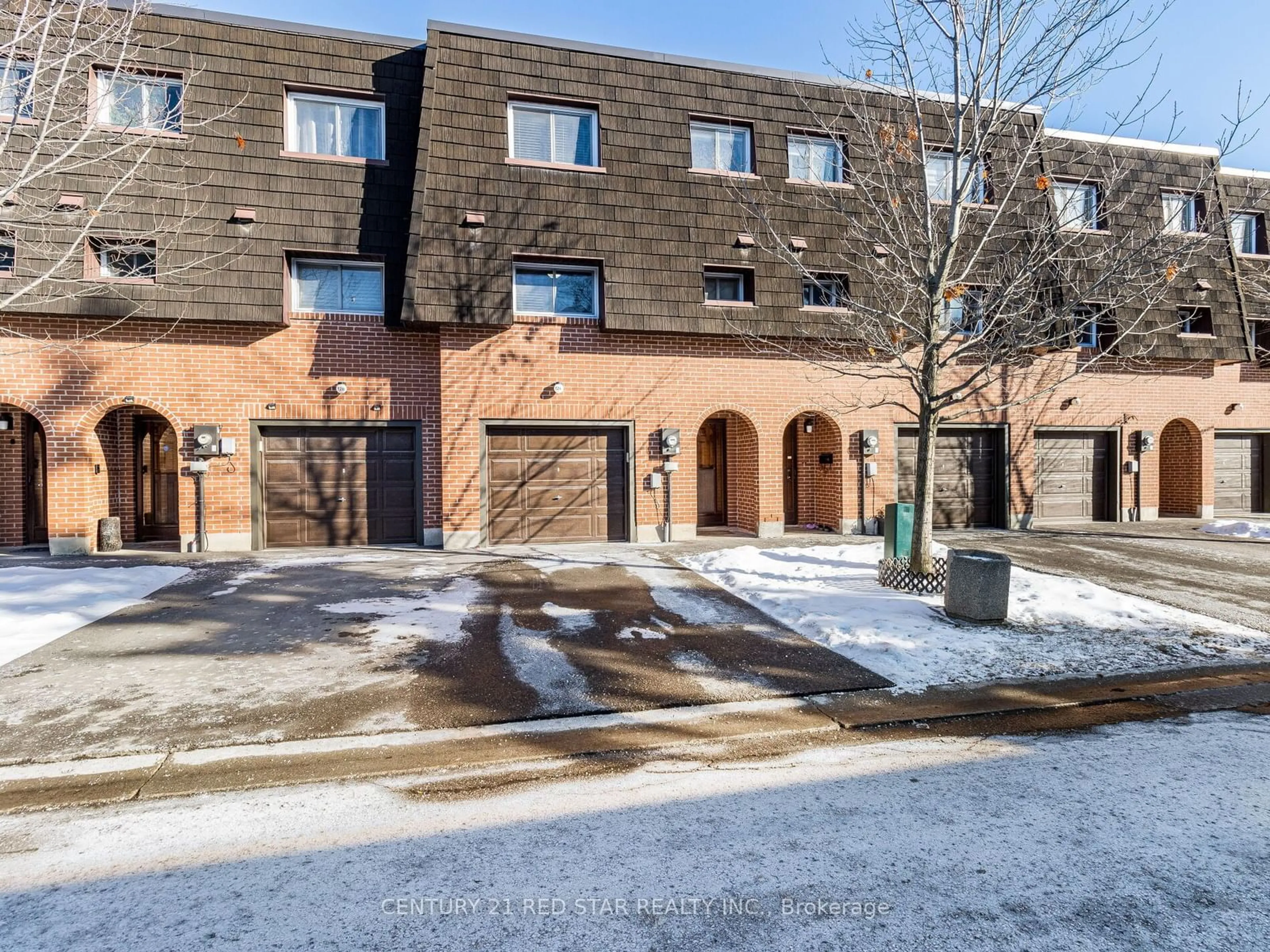 Home with brick exterior material, street for 126 Darras Crt, Brampton Ontario L6T 1W7