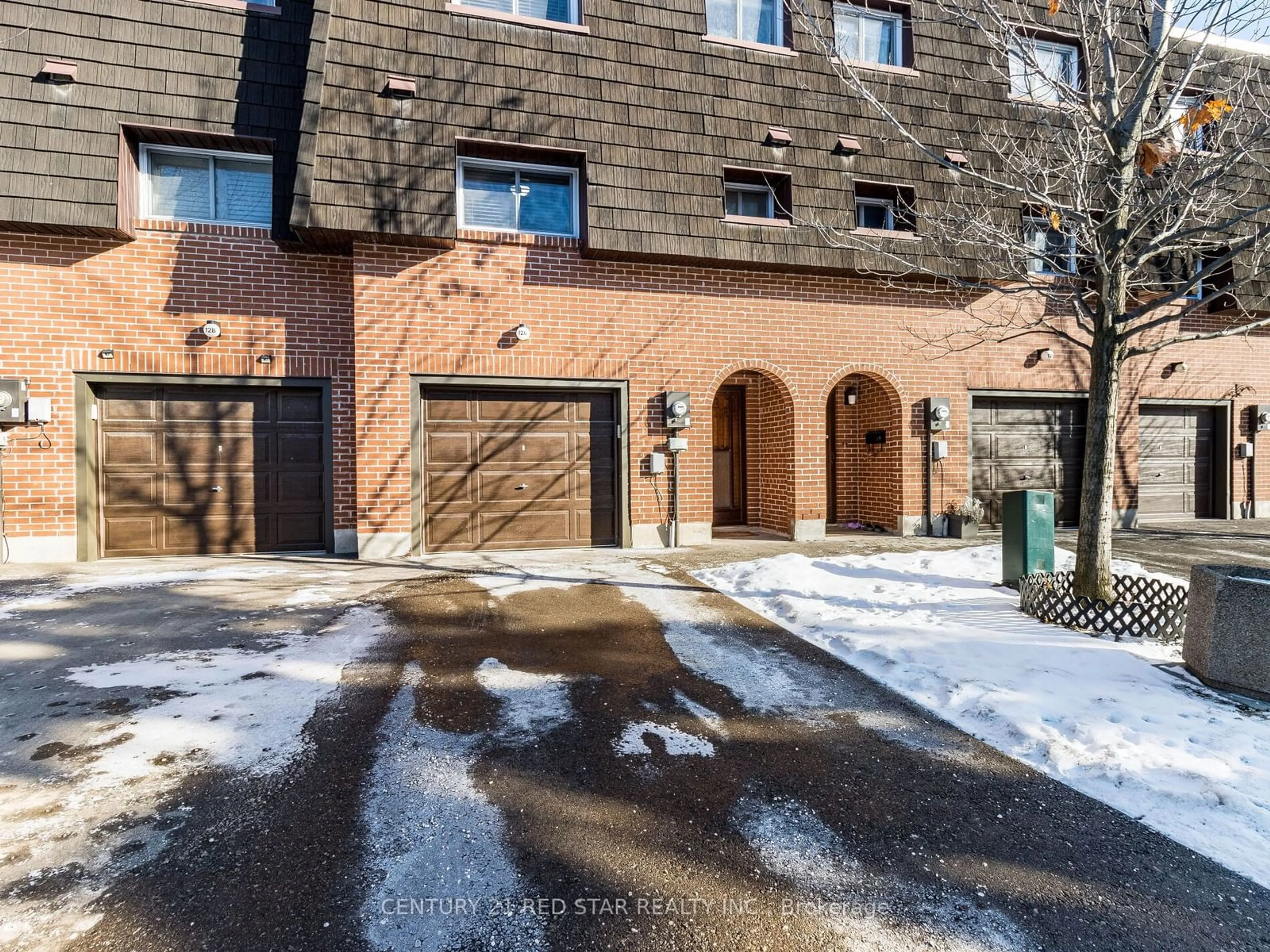 Unknown for 126 Darras Crt, Brampton Ontario L6T 1W7