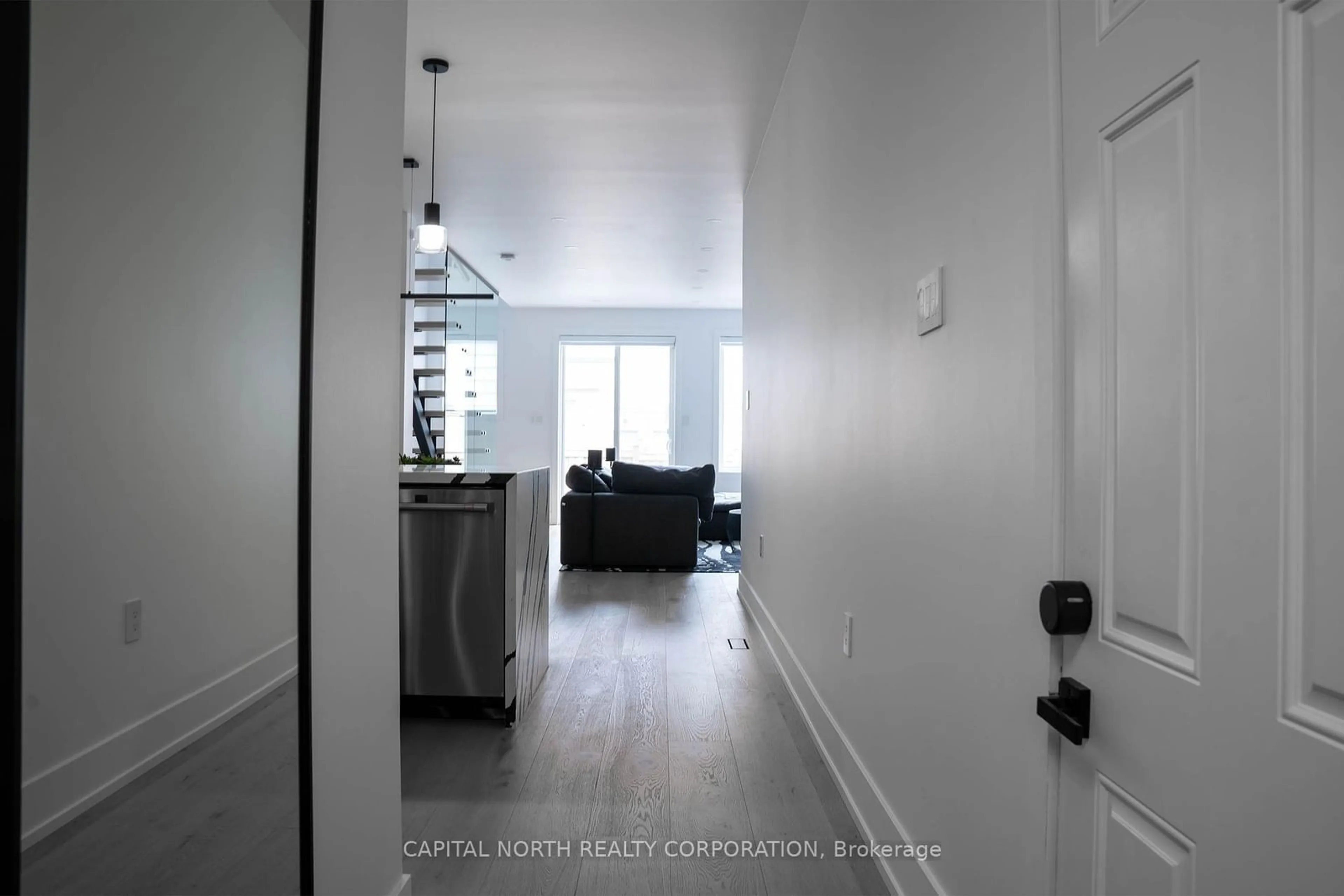 Indoor entryway for 67 Callandar Rd, Brampton Ontario L7A 0H1