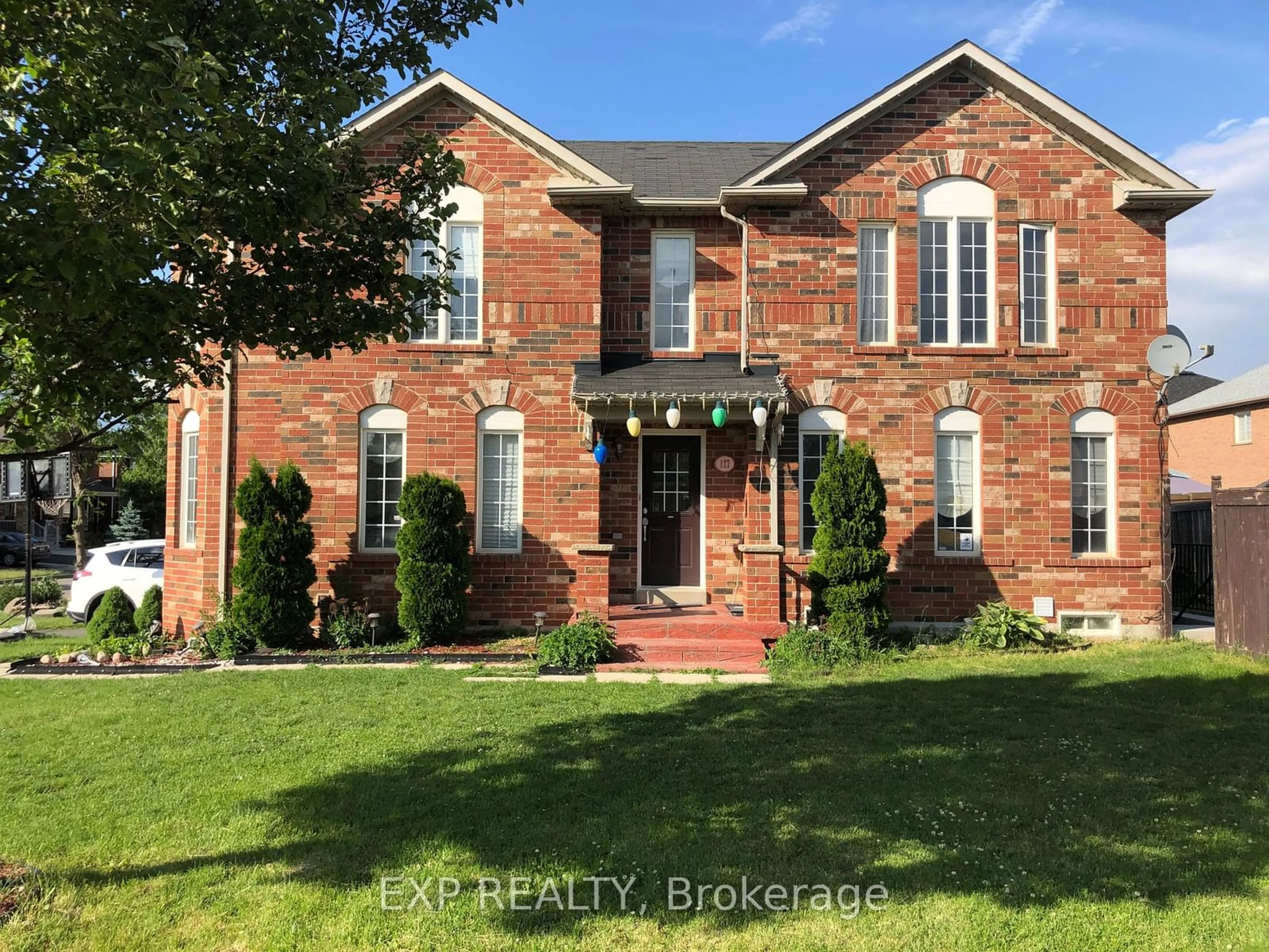 Home with brick exterior material, street for 127 Worthington Ave, Brampton Ontario L7A 3H3