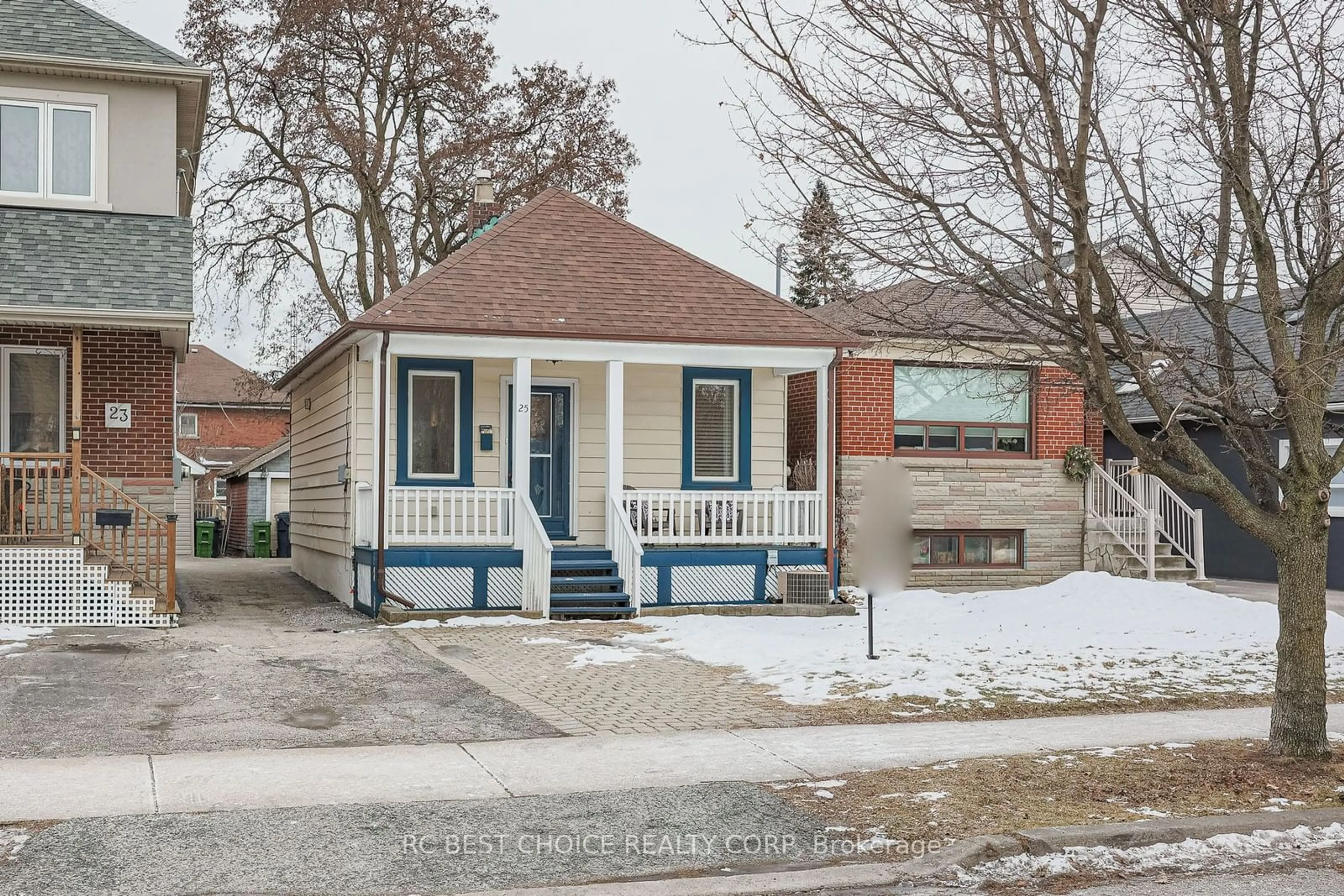 Home with brick exterior material, street for 25 Hay Ave, Toronto Ontario M8Z 1G2