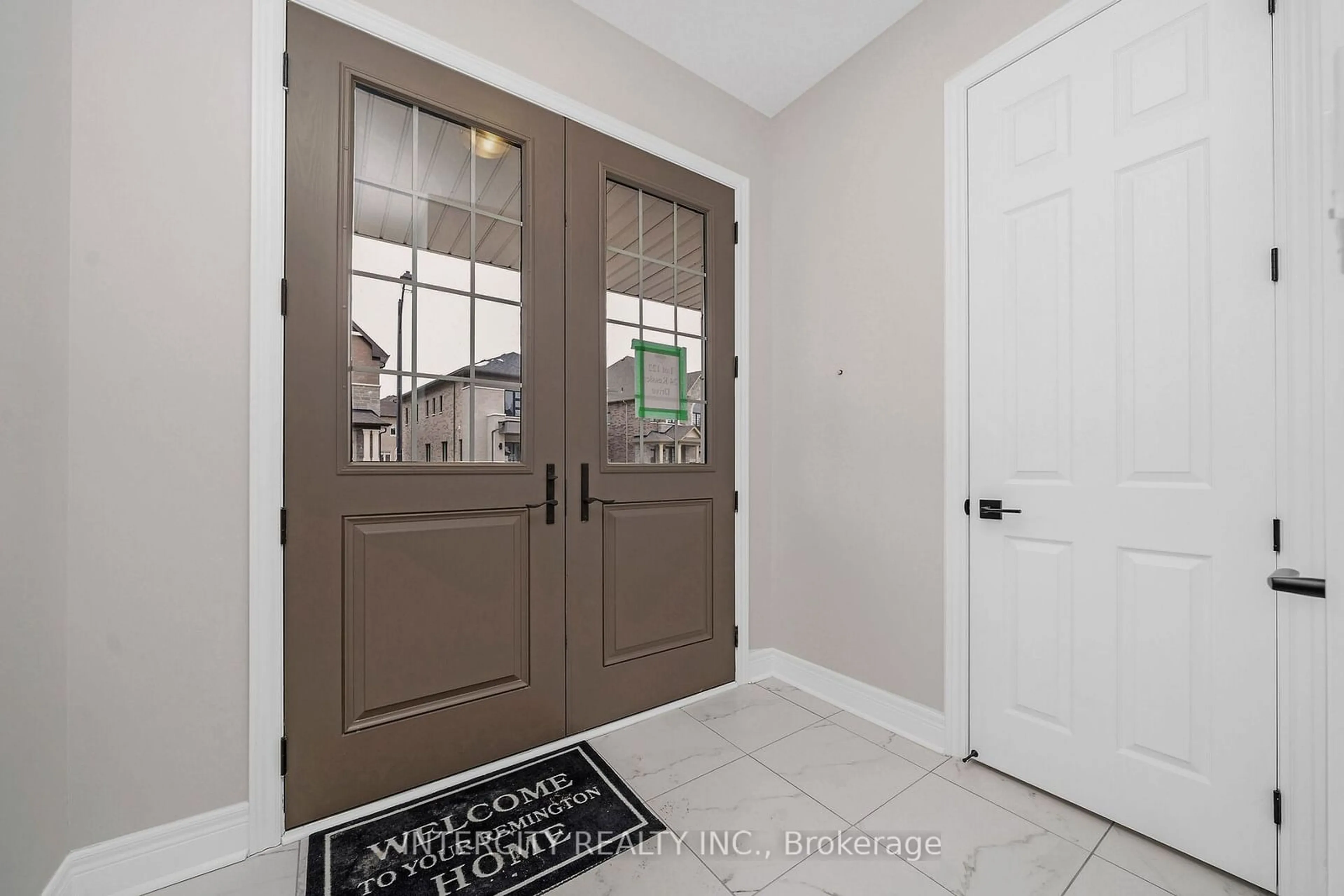 Indoor entryway for 24 Kessler Dr #Lot 122, Brampton Ontario L6R 4G2